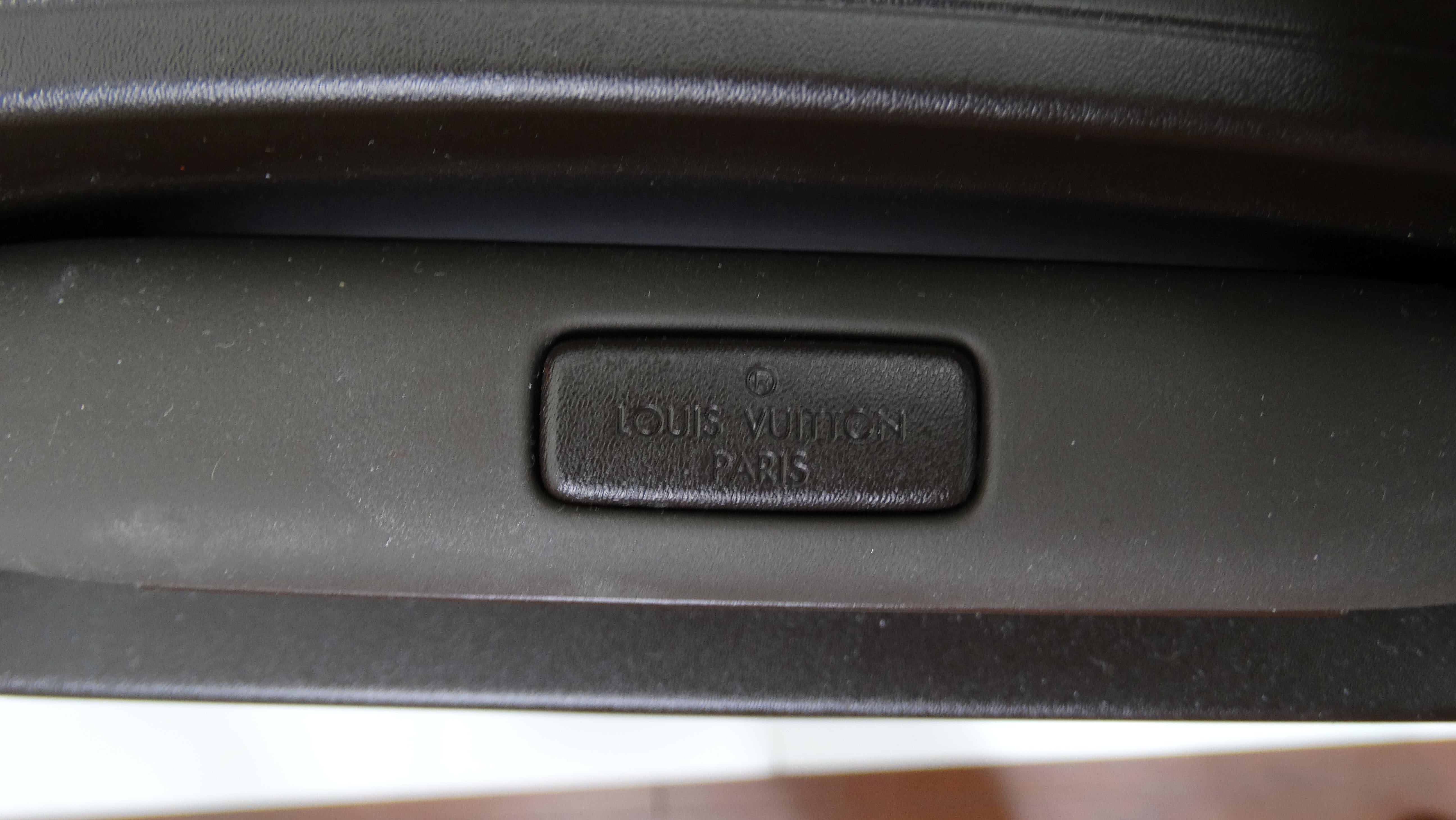 Louis Vuitton Ebene Trolley 4 Roues 70 CM Suitcase & Accessories 3