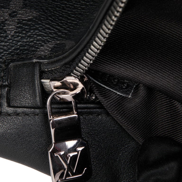 Discovery Bumbag PM Monogram Eclipse - Bags