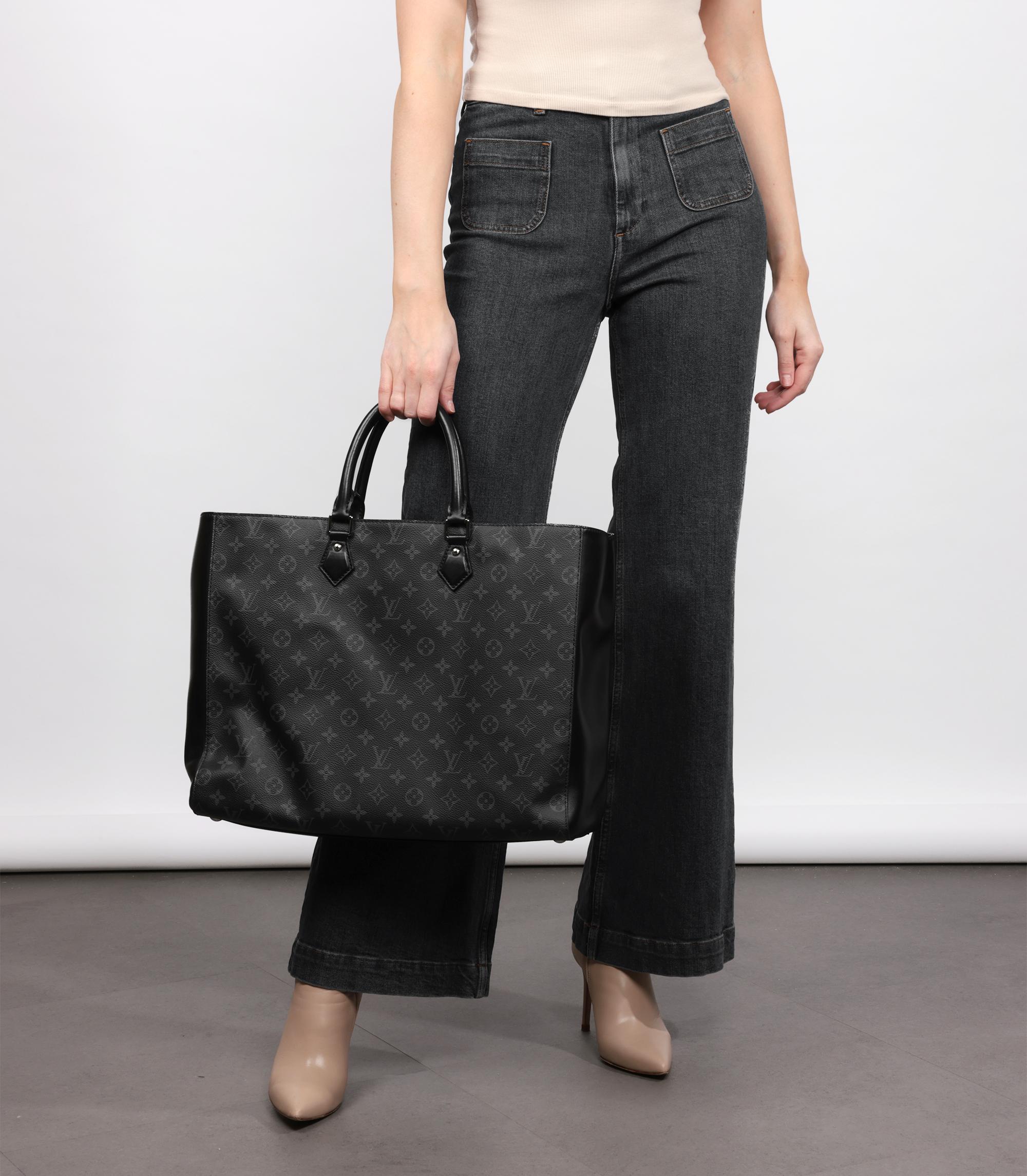 Louis Vuitton Eclipse Monogram Coated Canvas & Black Calfskin Leather Grand Sac Tote

Brand- Louis Vuitton
Model- Grand Sac Tote
Product Type- Tote
Serial Number- RI****
Age- Circa 2019
Accompanied By- Louis Vuitton Dust Bag, Box, Louis Vuitton