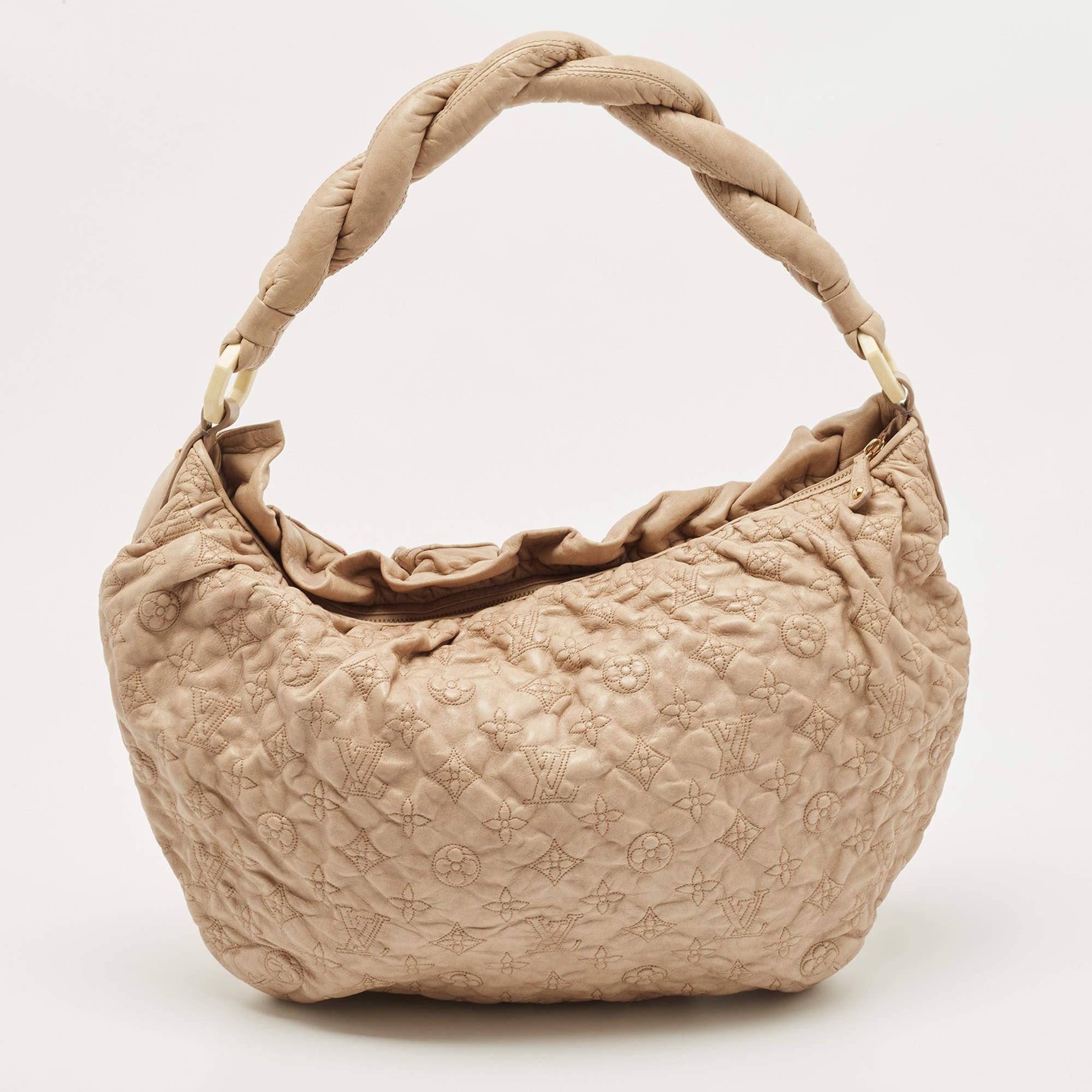 Louis Vuitton Ecru Monogram Leather Limited Edition Olympe Nimbus GM Bag In Good Condition In Dubai, Al Qouz 2