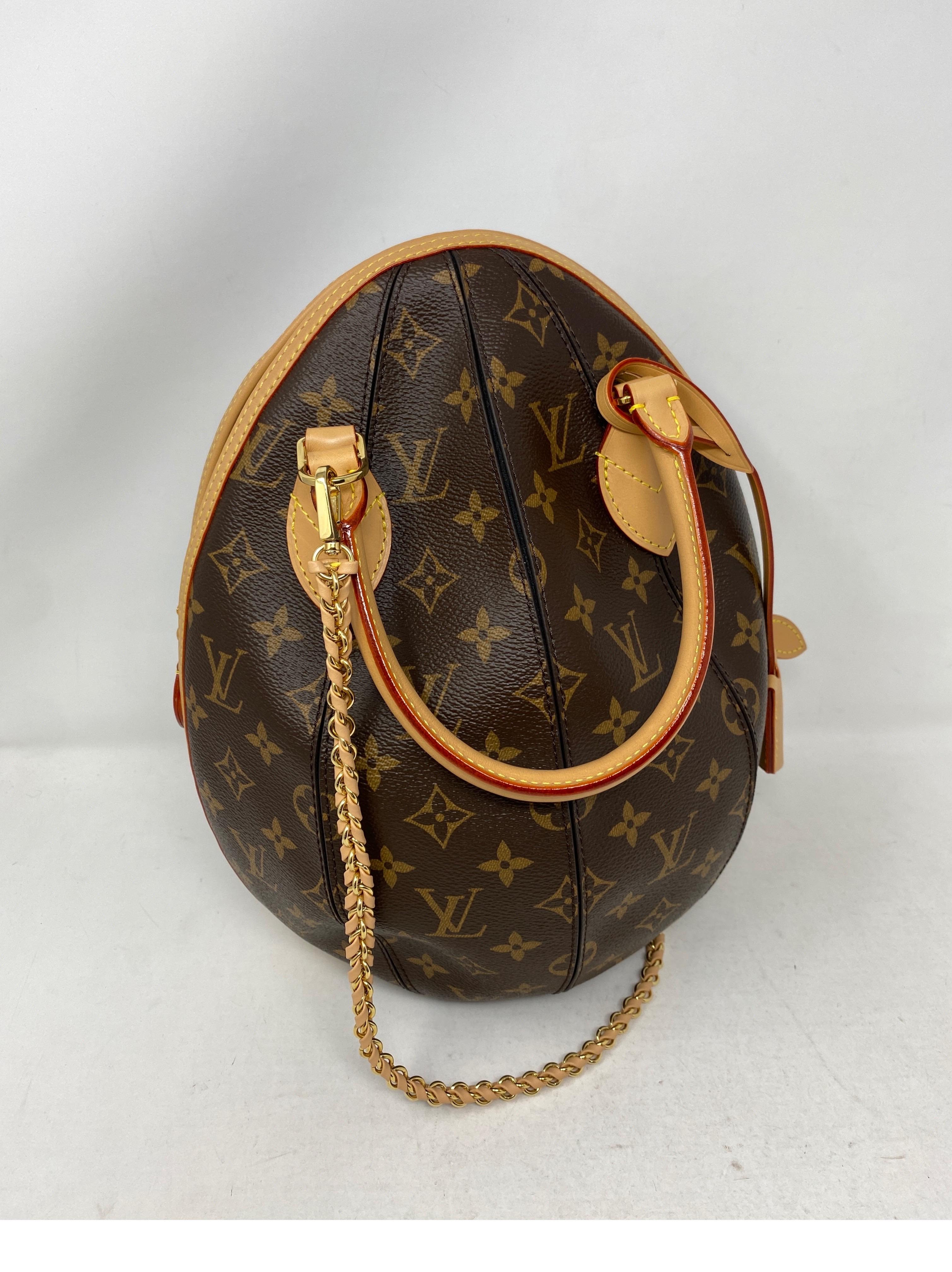 Louis Vuitton Egg Bag  In New Condition In Athens, GA