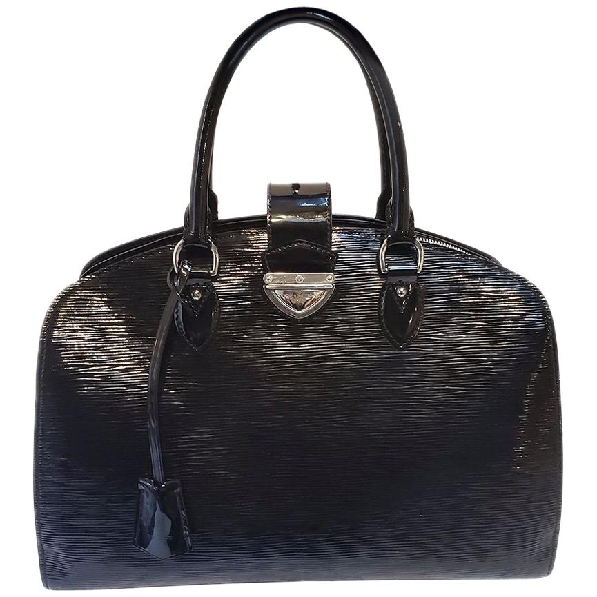 Louis Vuitton Electric Epi Pont-Neuf GM Black Shoulder Bag For Sale
