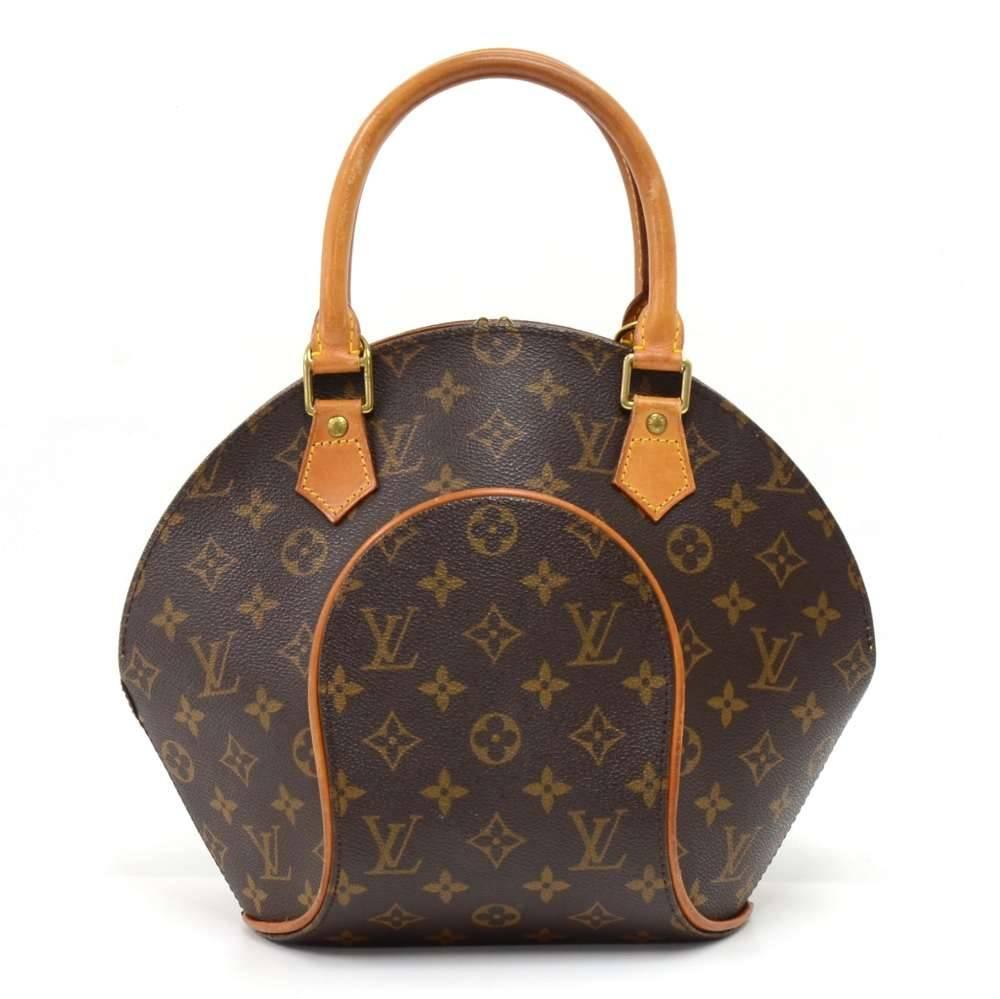 Louis Vuitton Ellipse PM in monogram canvas. Easy access secured with double zipper and spacious interior for all your goods. Inside is one open pocket and brown lining. Discontinued item in unique shape. SKU: LP075

Made in: France
Serial Number: