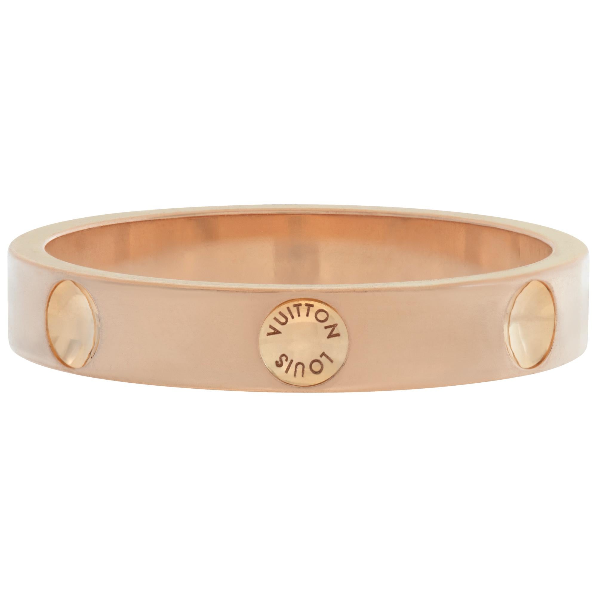 Louis Vuitton Empreinte wedding band in 18k rose gold. Size 55, width 3mm.This Louis Vuitton ring is currently size 7.25 and some items can be sized up or down, please ask! It weighs 2.5 pennyweights and is 18k rose gold.