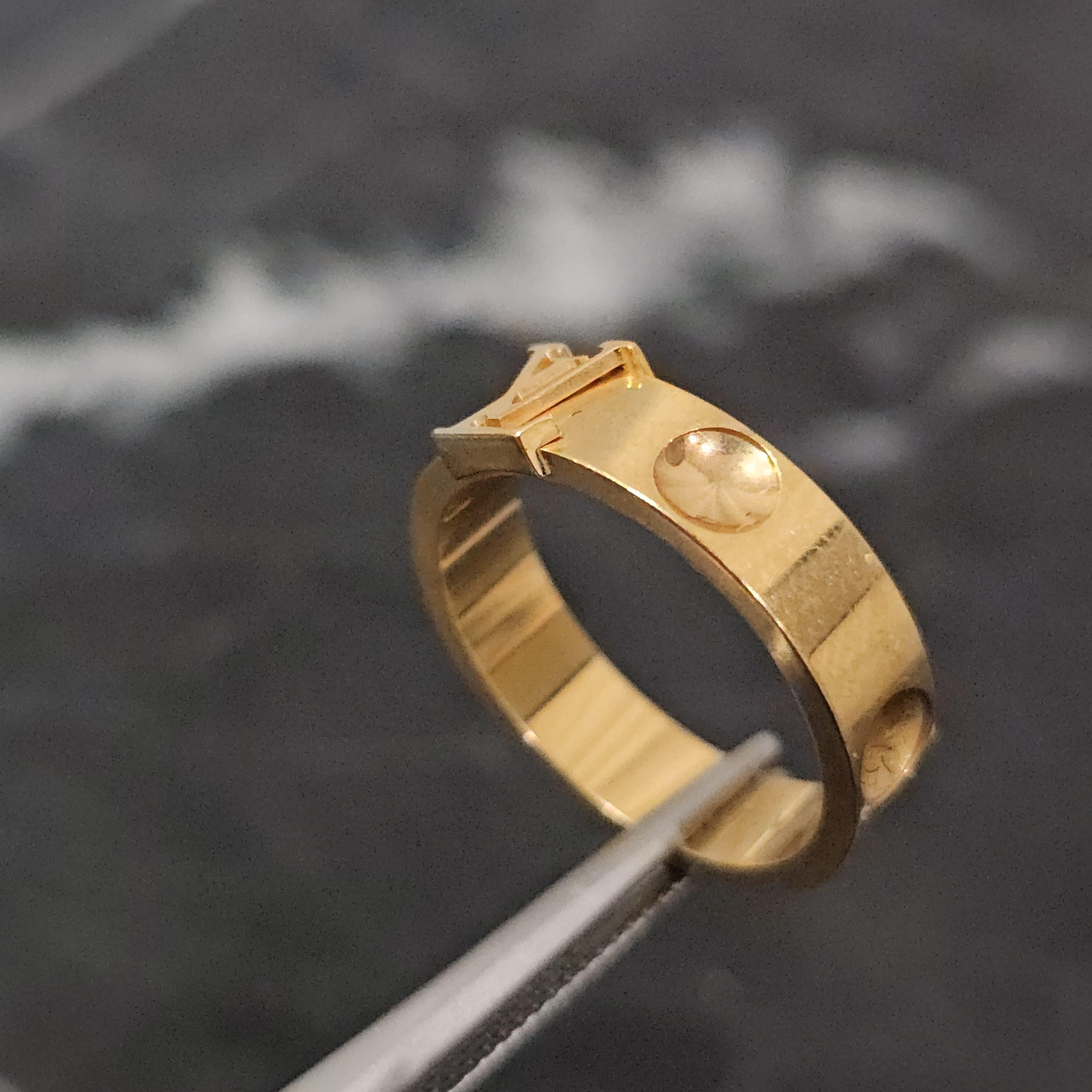 Louis Vuitton Empreinte LV Band Ring 18k Yellow Gold sz 57 US 8.25 In Good Condition In Northbrook, IL