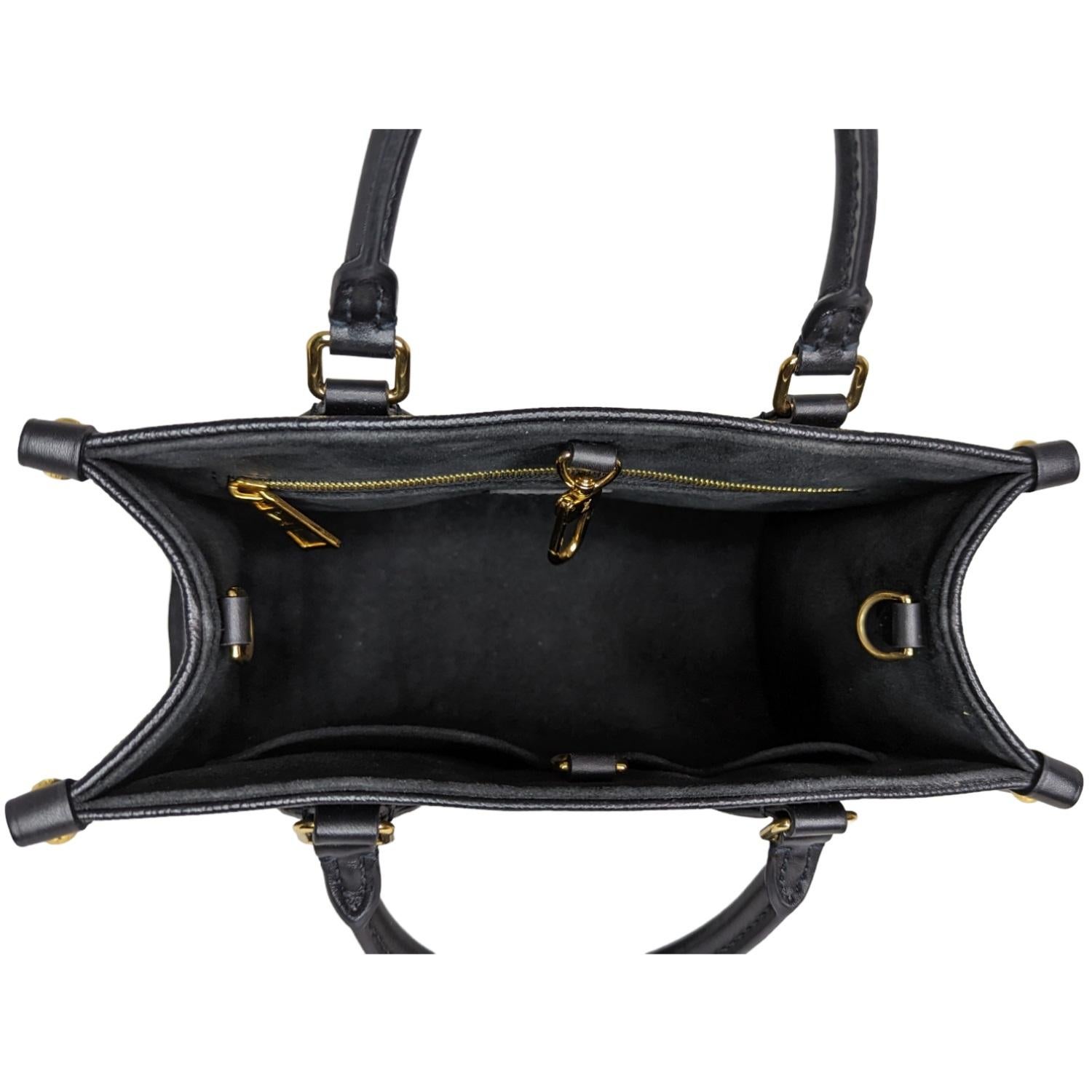 Louis Vuitton Empreinte Monogram Giant Onthego PM In Excellent Condition In Scottsdale, AZ