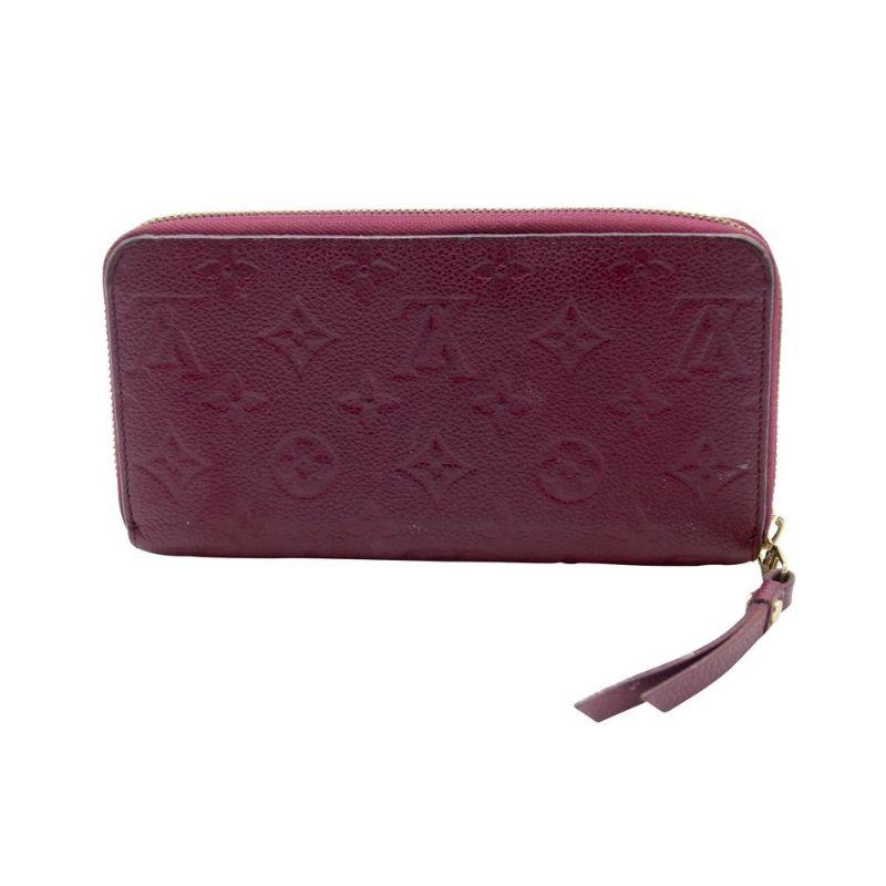 Louis Vuitton Empreinte Zippy GM Monogram Wallet LV-1029P-0001

This beautiful wallet is a must-have! Featuring Monogram Empreinte leather, this plum color just the right amount of interior space. Made from the highest quality calfskin leather, this