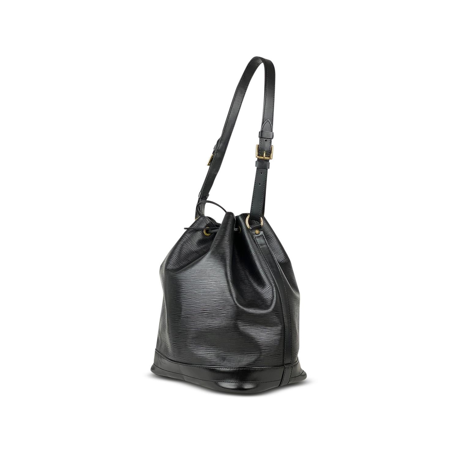 Women's Louis Vuitton Epi Black Noé GM Shoulder Bag For Sale