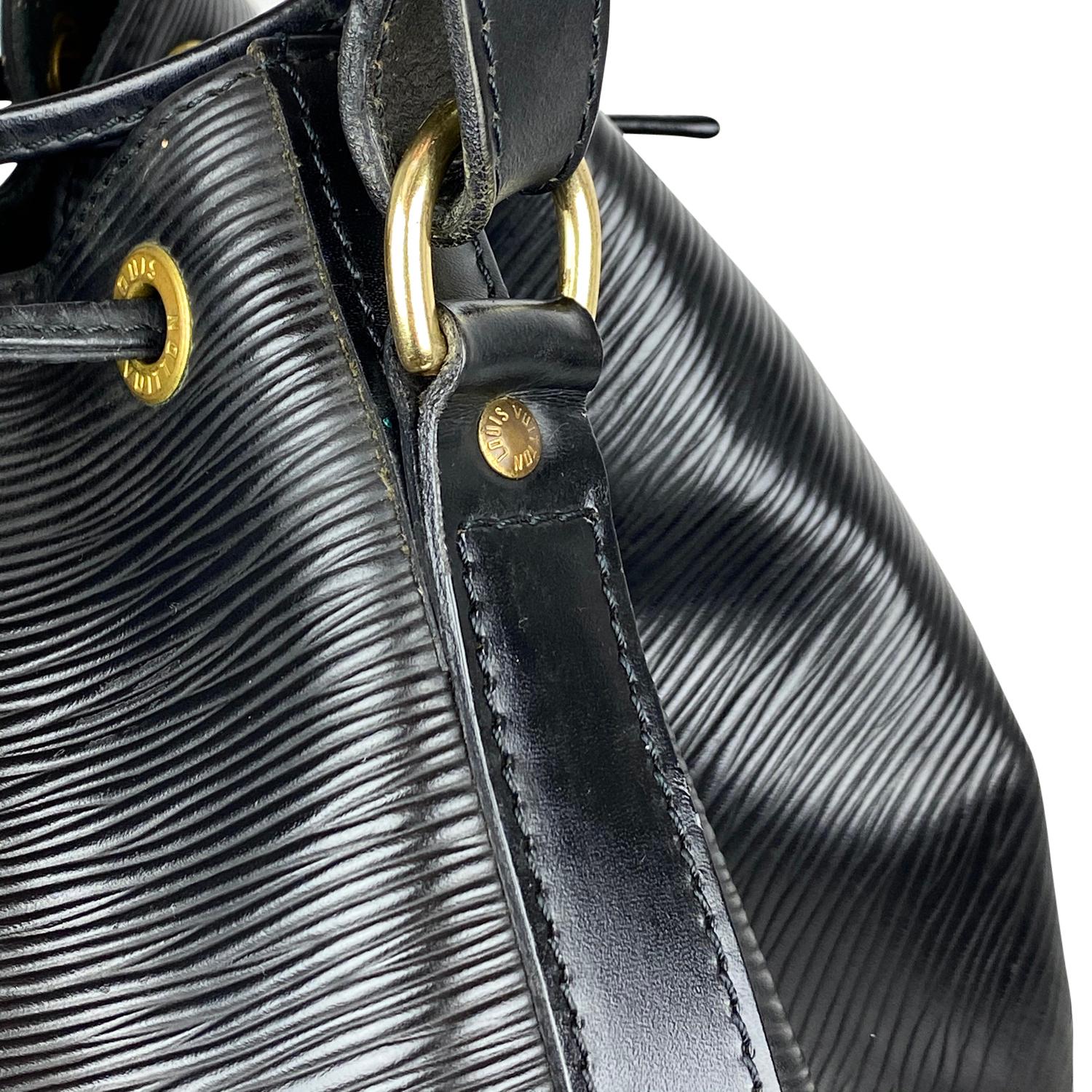 Louis Vuitton Epi Black Noé GM Shoulder Bag For Sale 3