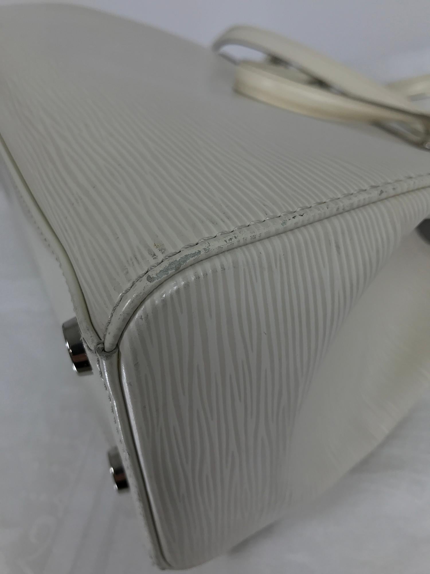 Louis Vuitton Epi Leather Brea Shoulder Bag mm Ivory  5