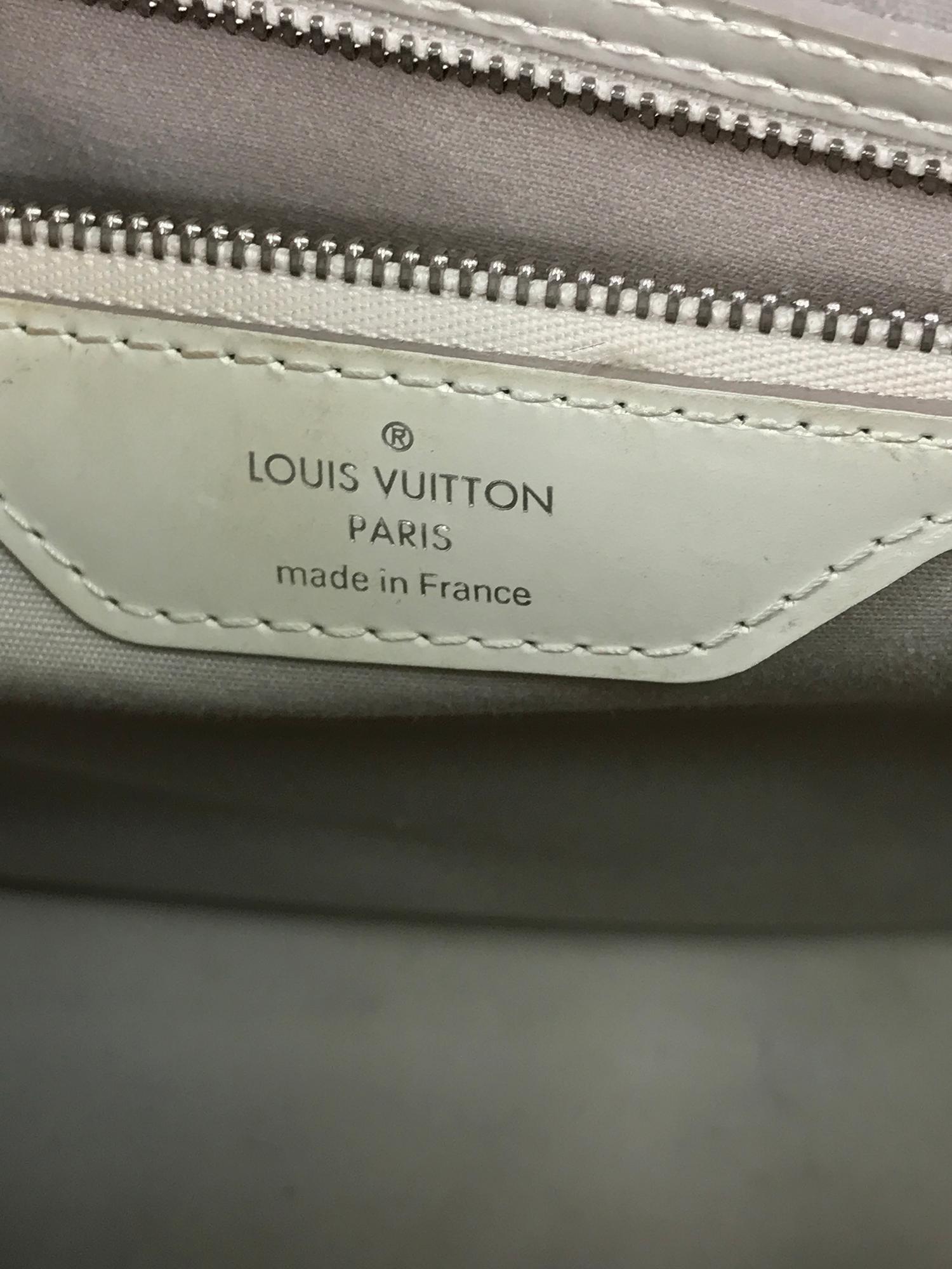 Louis Vuitton Epi Leather Brea Shoulder Bag mm Ivory  8