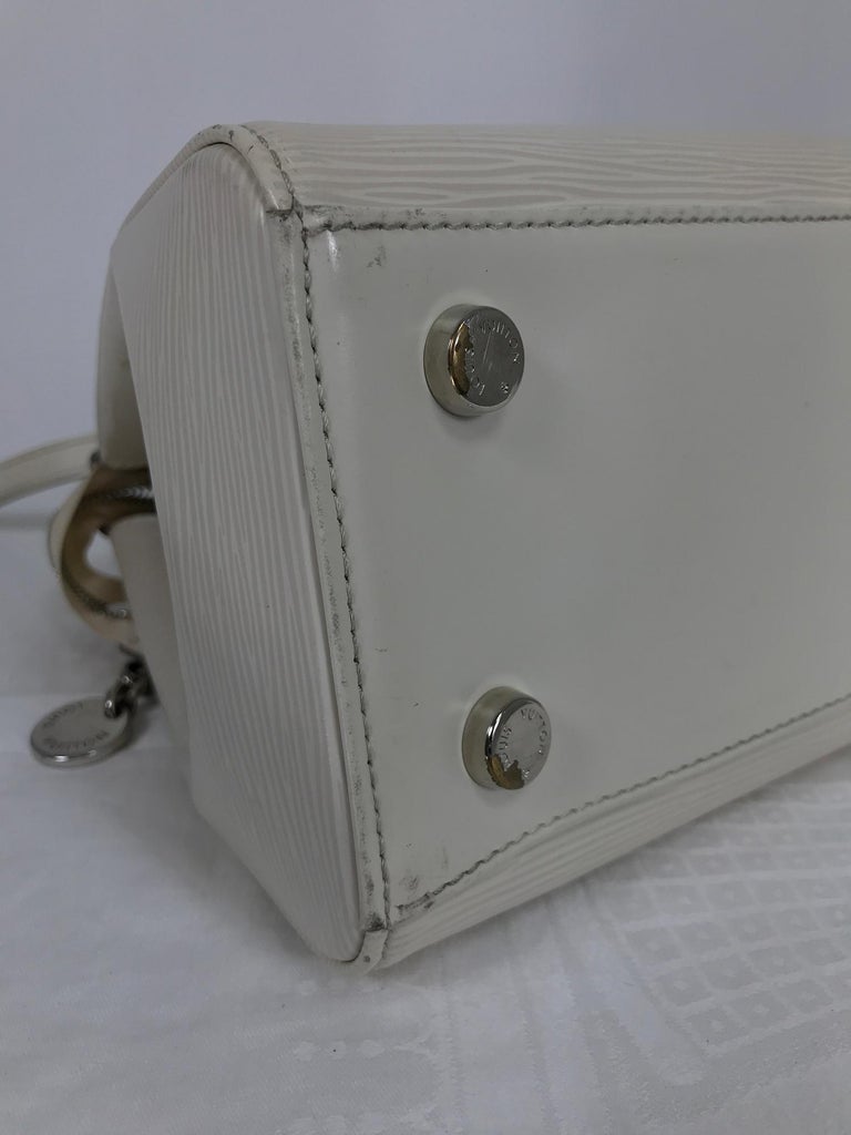 Louis Vuitton White Epi Leather Brea MM ○ Labellov ○ Buy and Sell Authentic  Luxury