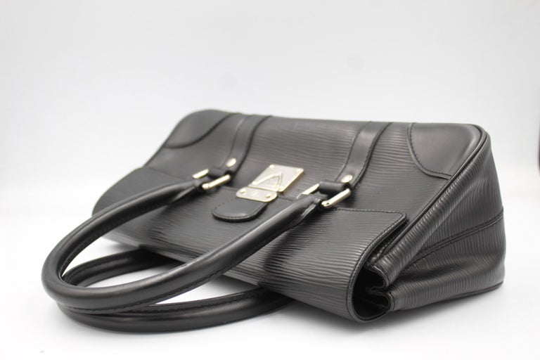 Black Louis Vuitton épi leather handbag For Sale