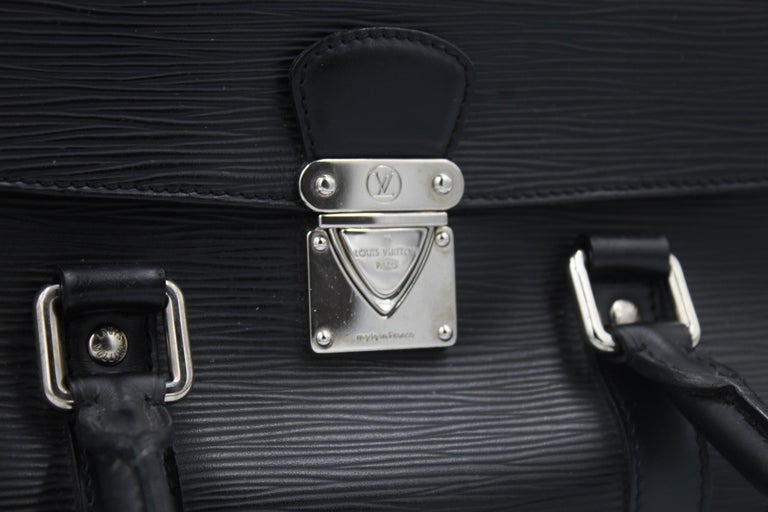 Women's Louis Vuitton épi leather handbag For Sale