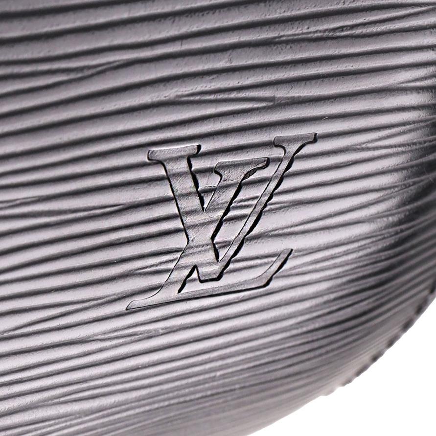 Louis Vuitton Epi Leather Medium Soufflot Handbag en vente 2