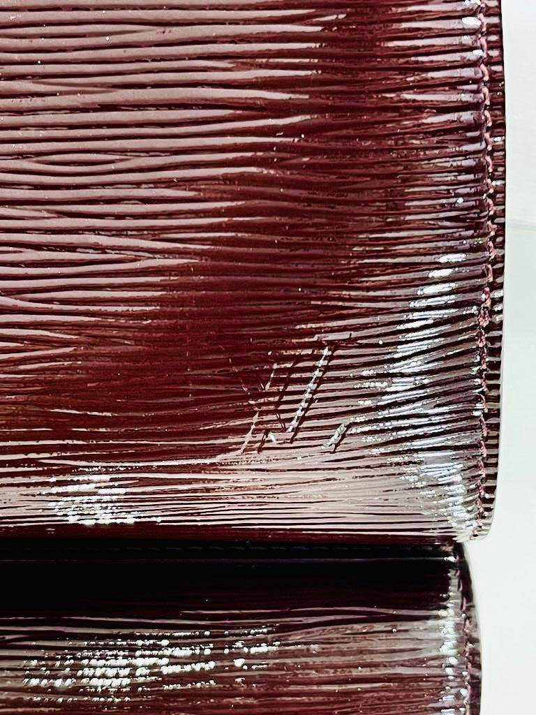 Louis Vuitton Epi Leather Pont-Neuf PM Bag For Sale 1