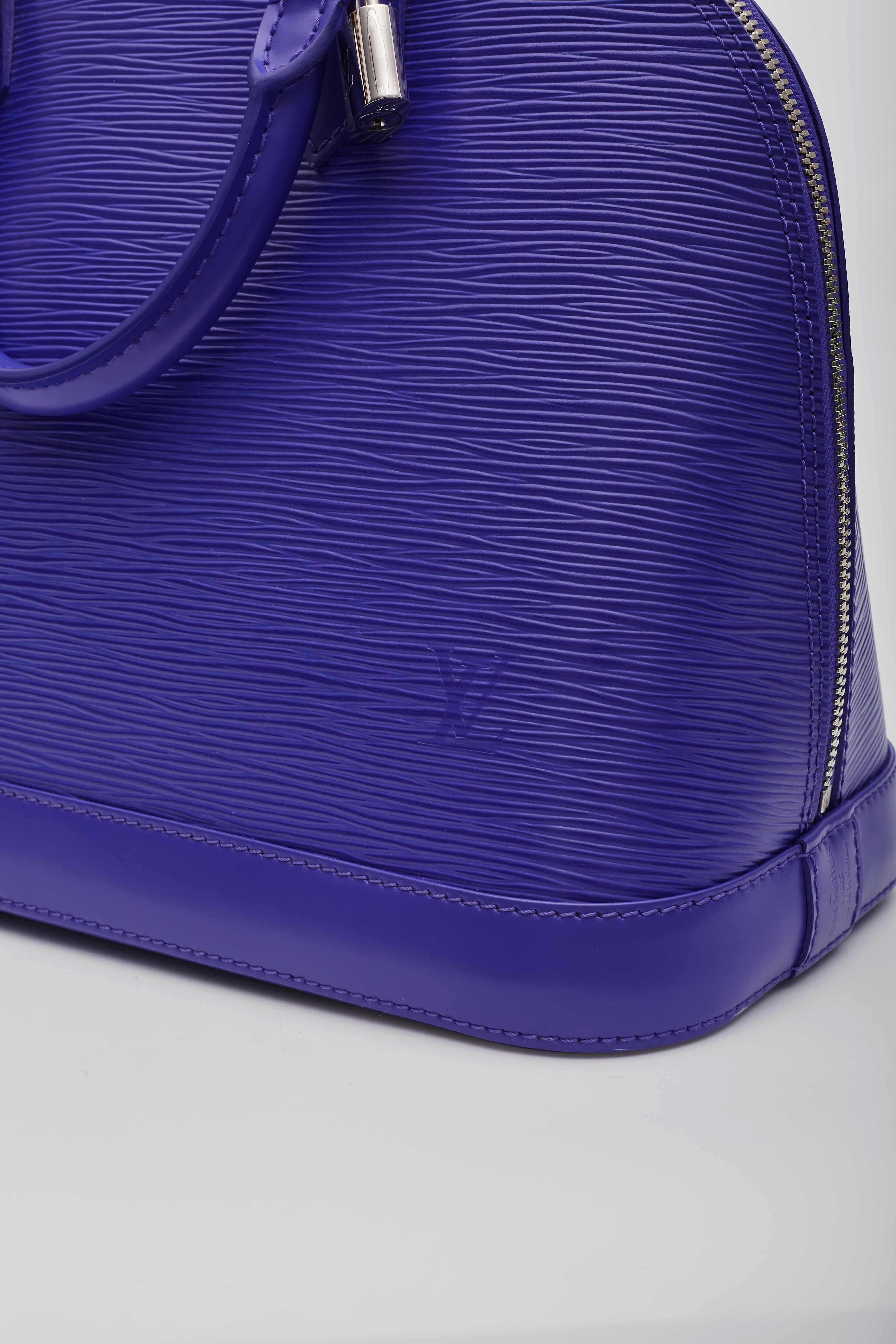 Louis Vuitton Epi Leather Purple Alma PM In Good Condition For Sale In Montreal, Quebec