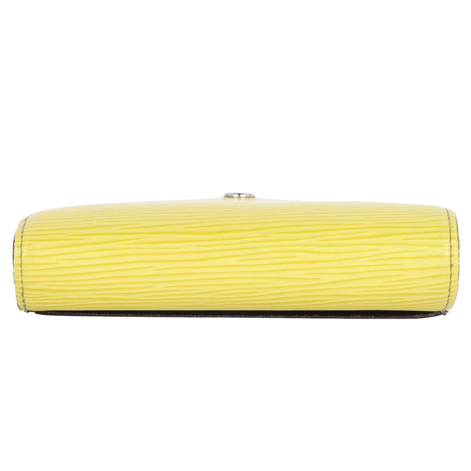 Louis Vuitton Epi Monogram Marie-Lou Compact Wallet Pistache Yellow For Sale 6