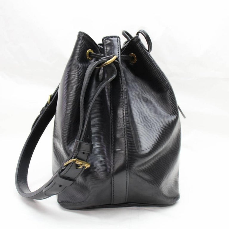 Louis Vuitton Epi Noir Petit Noe 867665 Black Leather Hobo Bag For Sale at 1stdibs