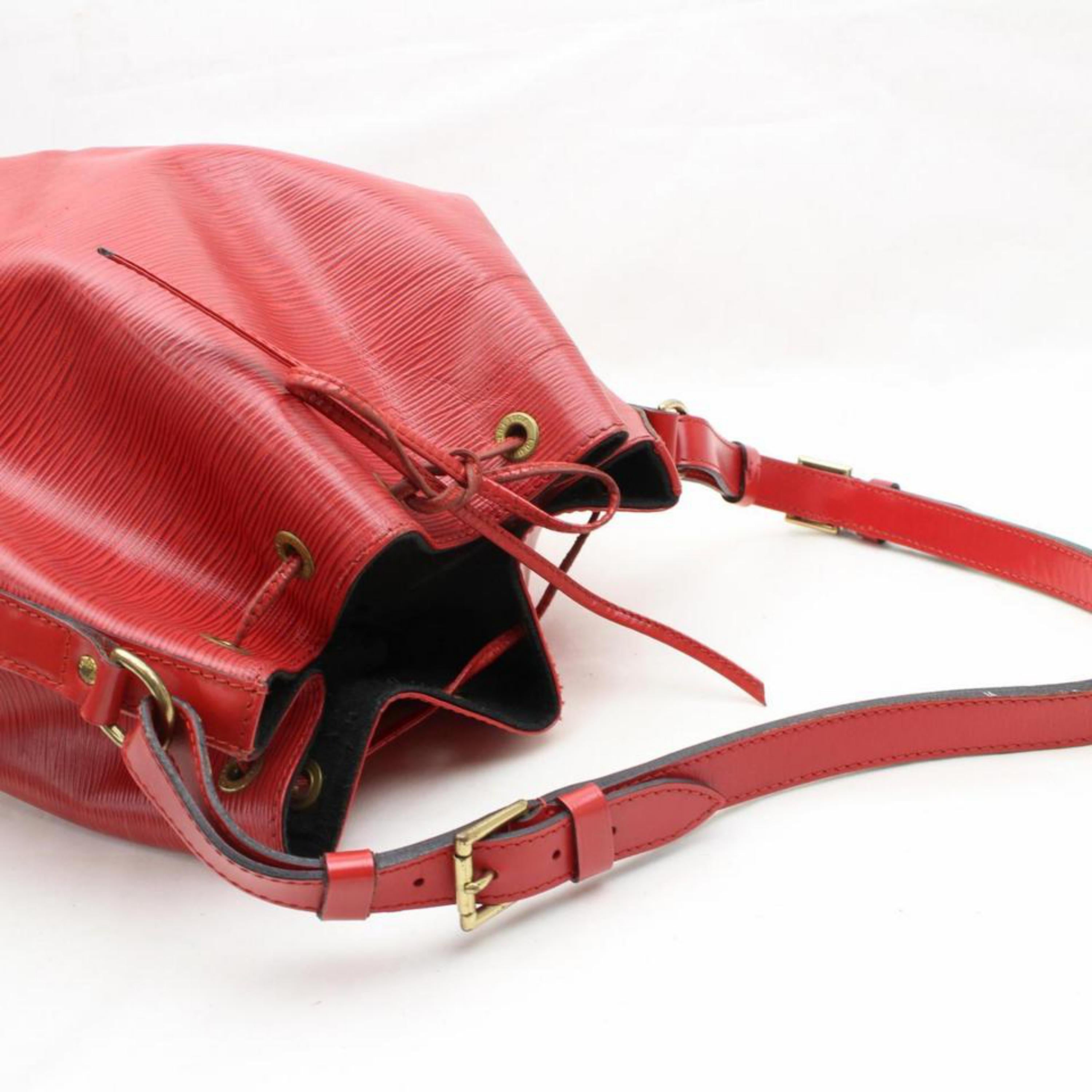 Louis Vuitton Epi Petit Noe Hobo 867986 Red Leather Shoulder Bag For Sale 1