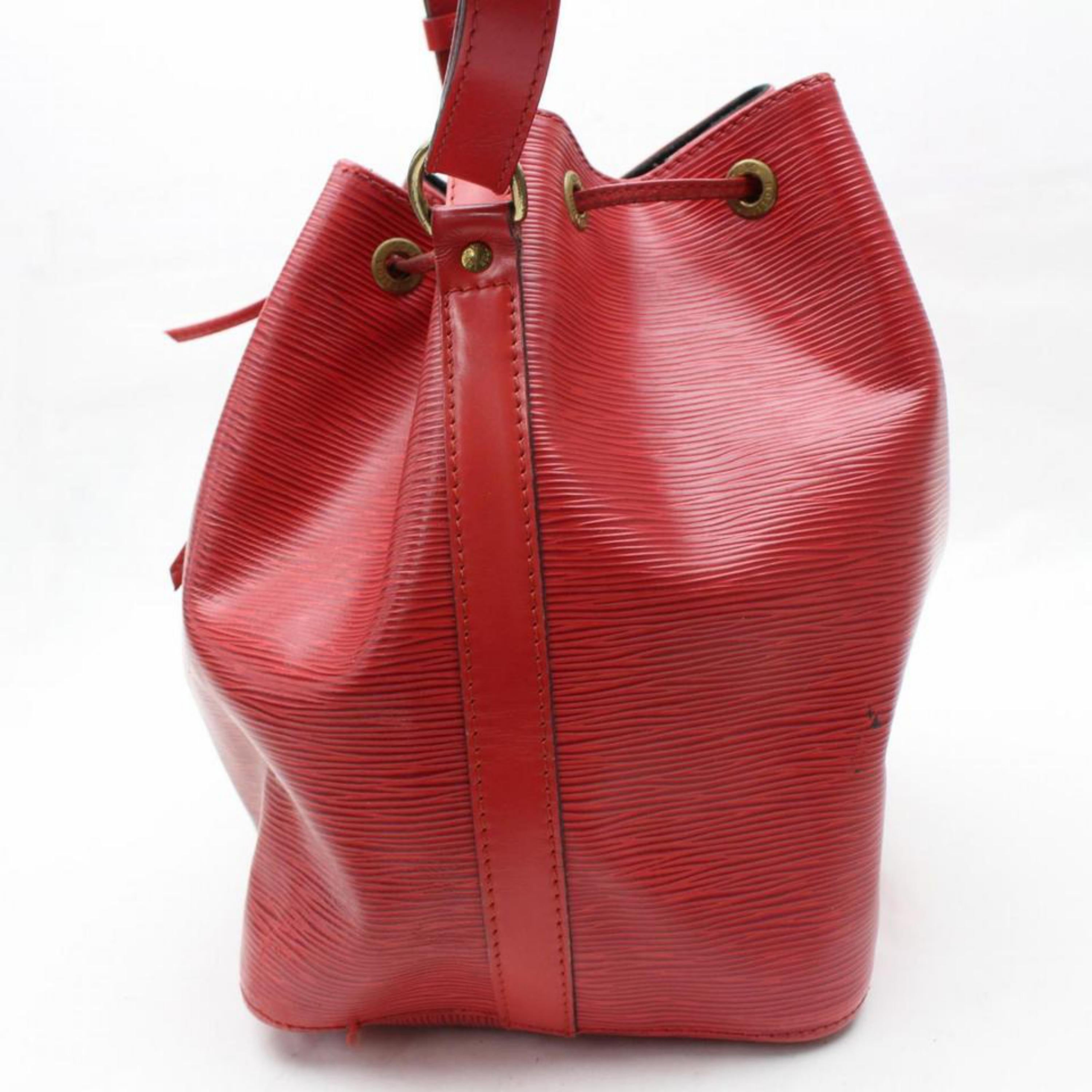 Louis Vuitton Epi Petit Noe Hobo 867986 Red Leather Shoulder Bag For Sale 4