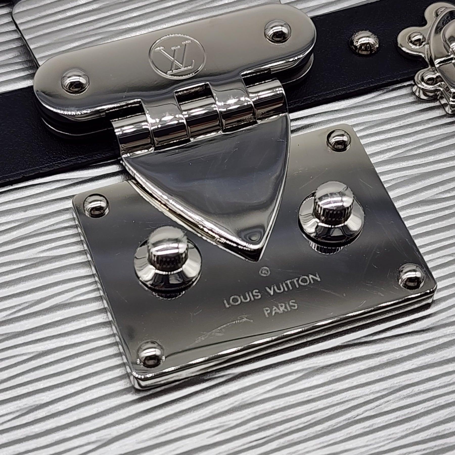 Women's Louis Vuitton Epi Petite Malle Trunk Clutch Shoulder Bag M55309 in Silver For Sale