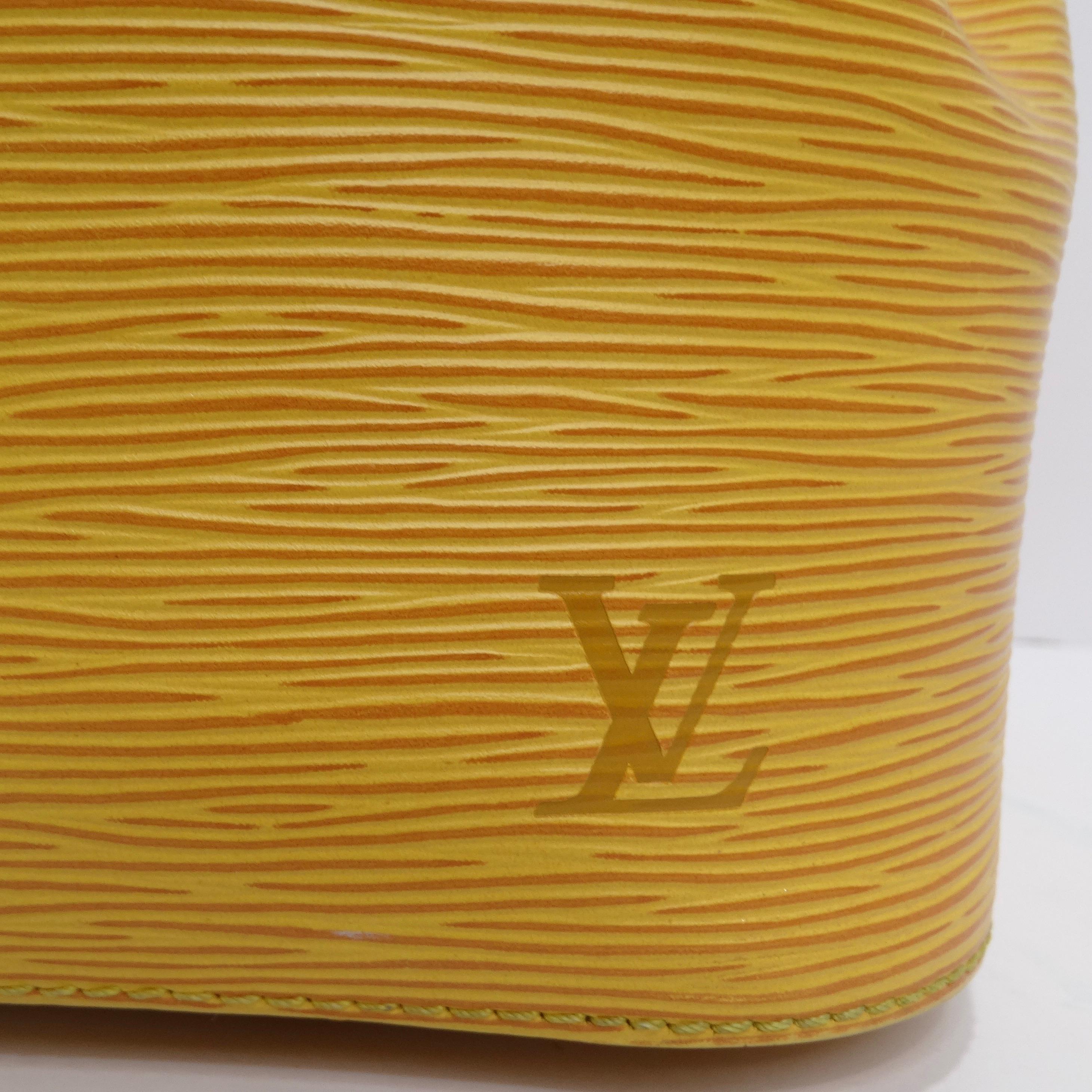 Women's or Men's Louis Vuitton Epi Petite Noe Shoulder Bag For Sale