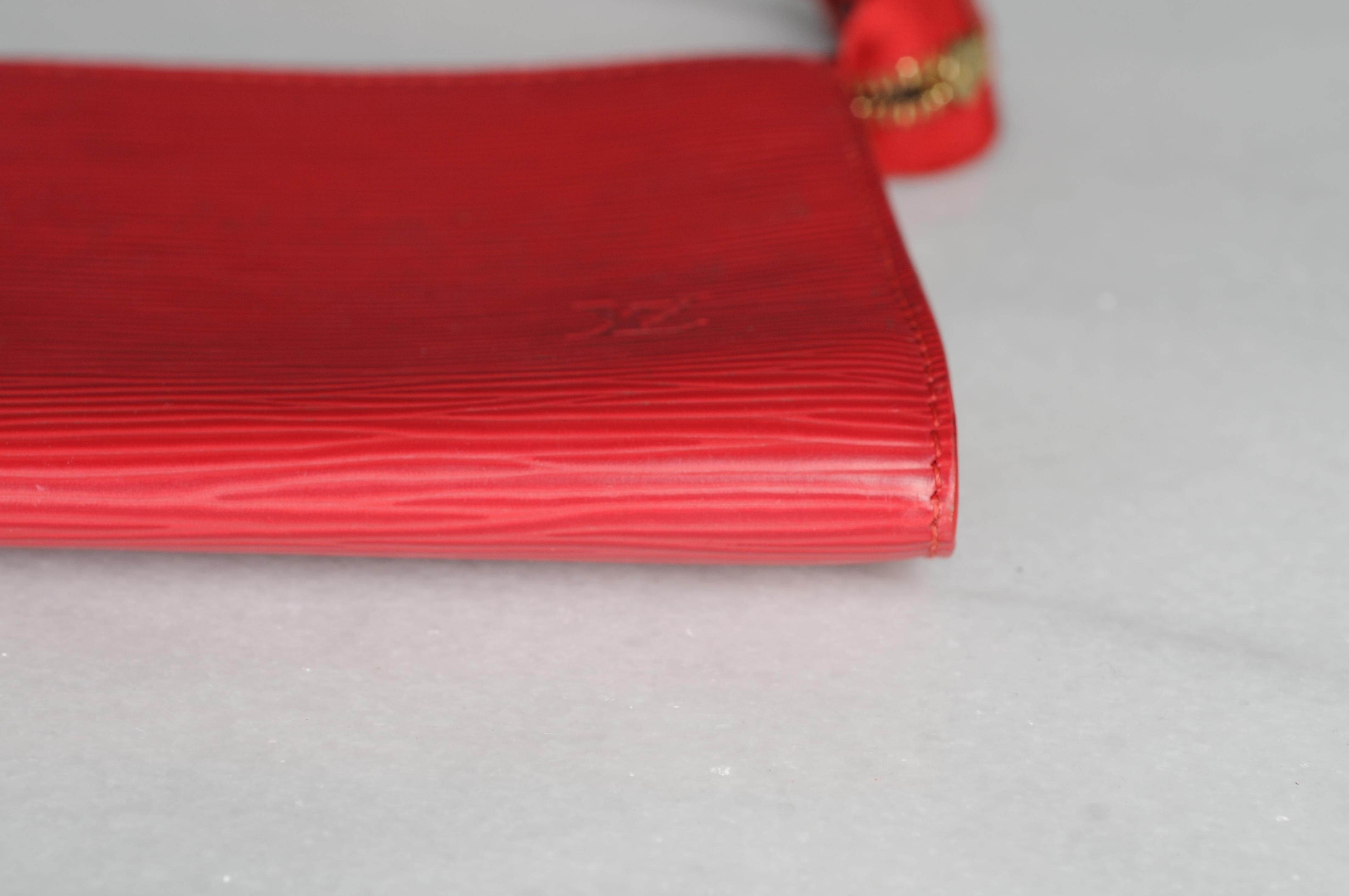 Louis Vuitton Epi Rote Leder-Pochette-Clutch  im Angebot 6