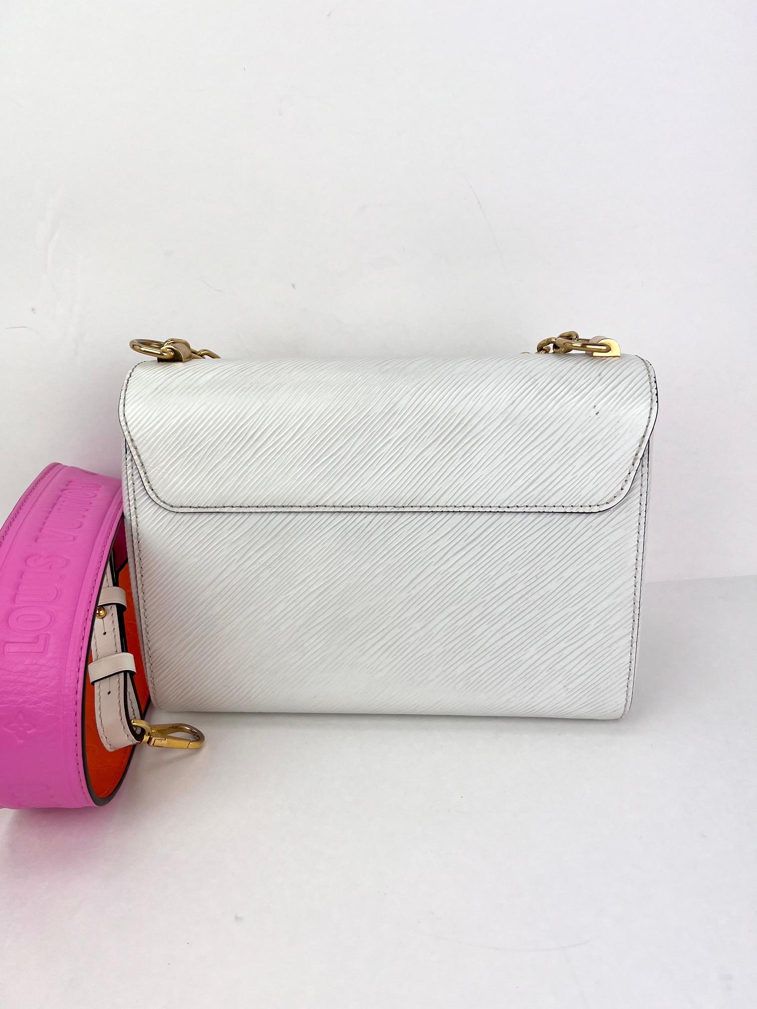 Louis Vuitton Epi White Twist MM Shoulder Bag 8