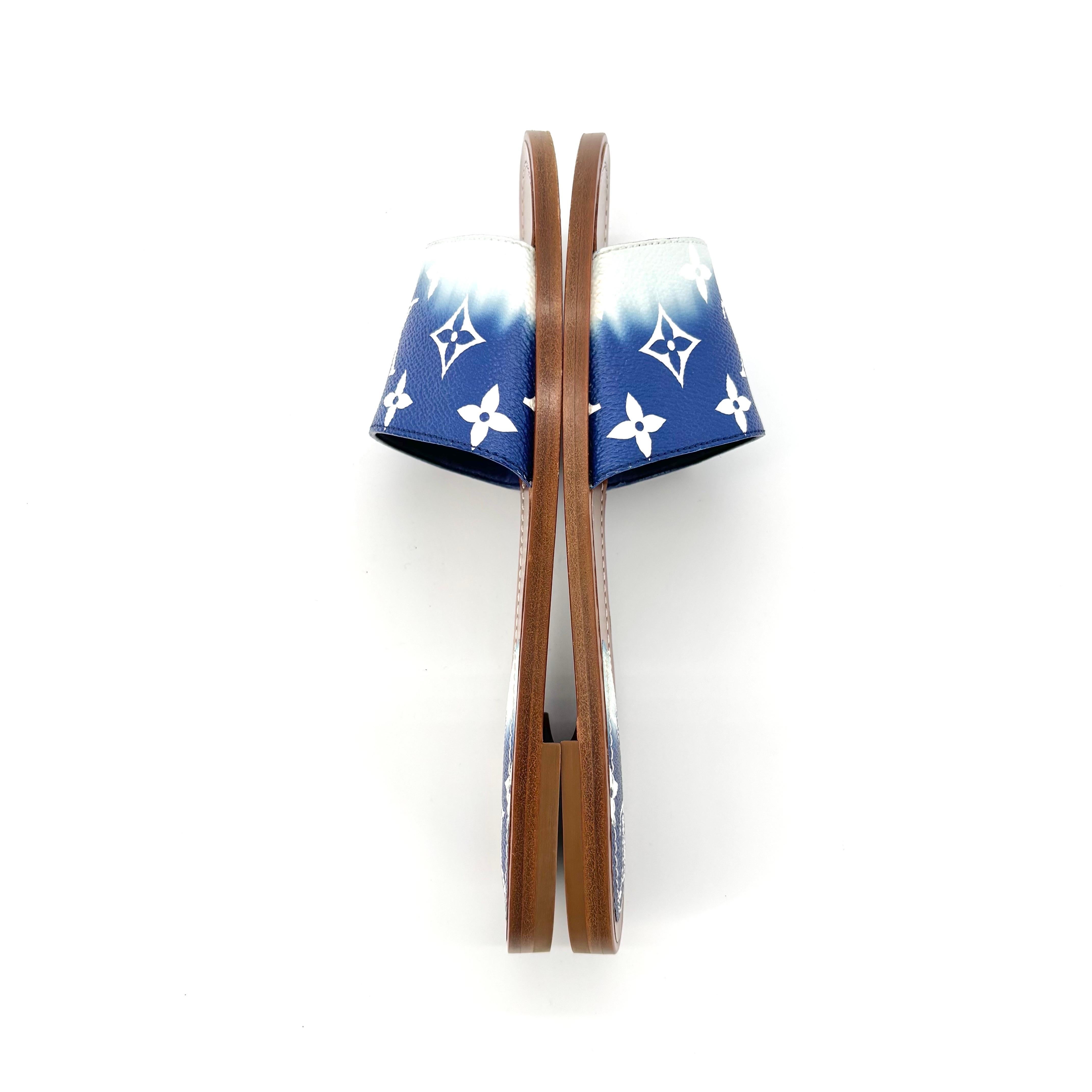 Marrone Louis Vuitton Escale Lock It Blu Monogram Slides Mule Flats 37,5 in vendita