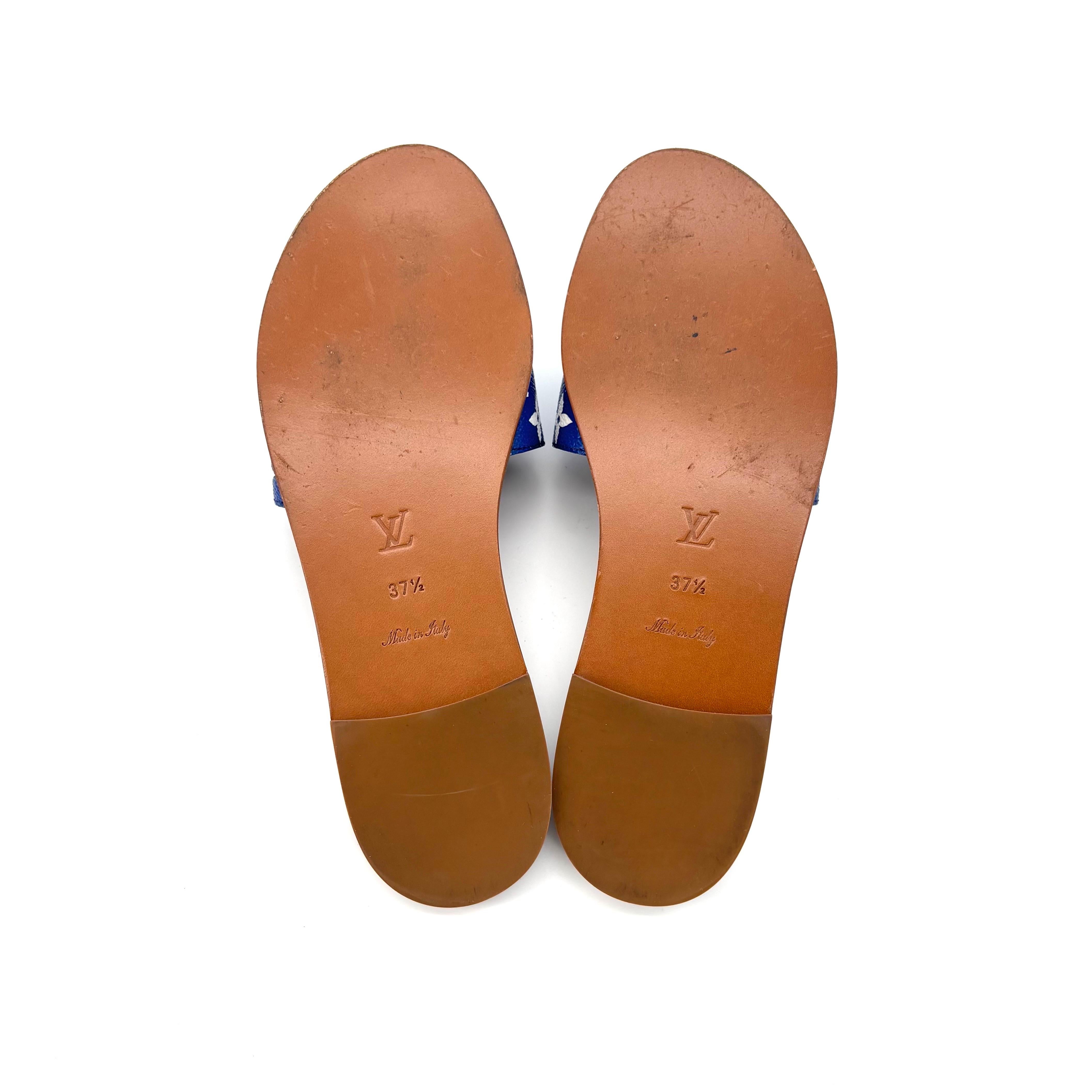 Donna Louis Vuitton Escale Lock It Blu Monogram Slides Mule Flats 37,5 in vendita