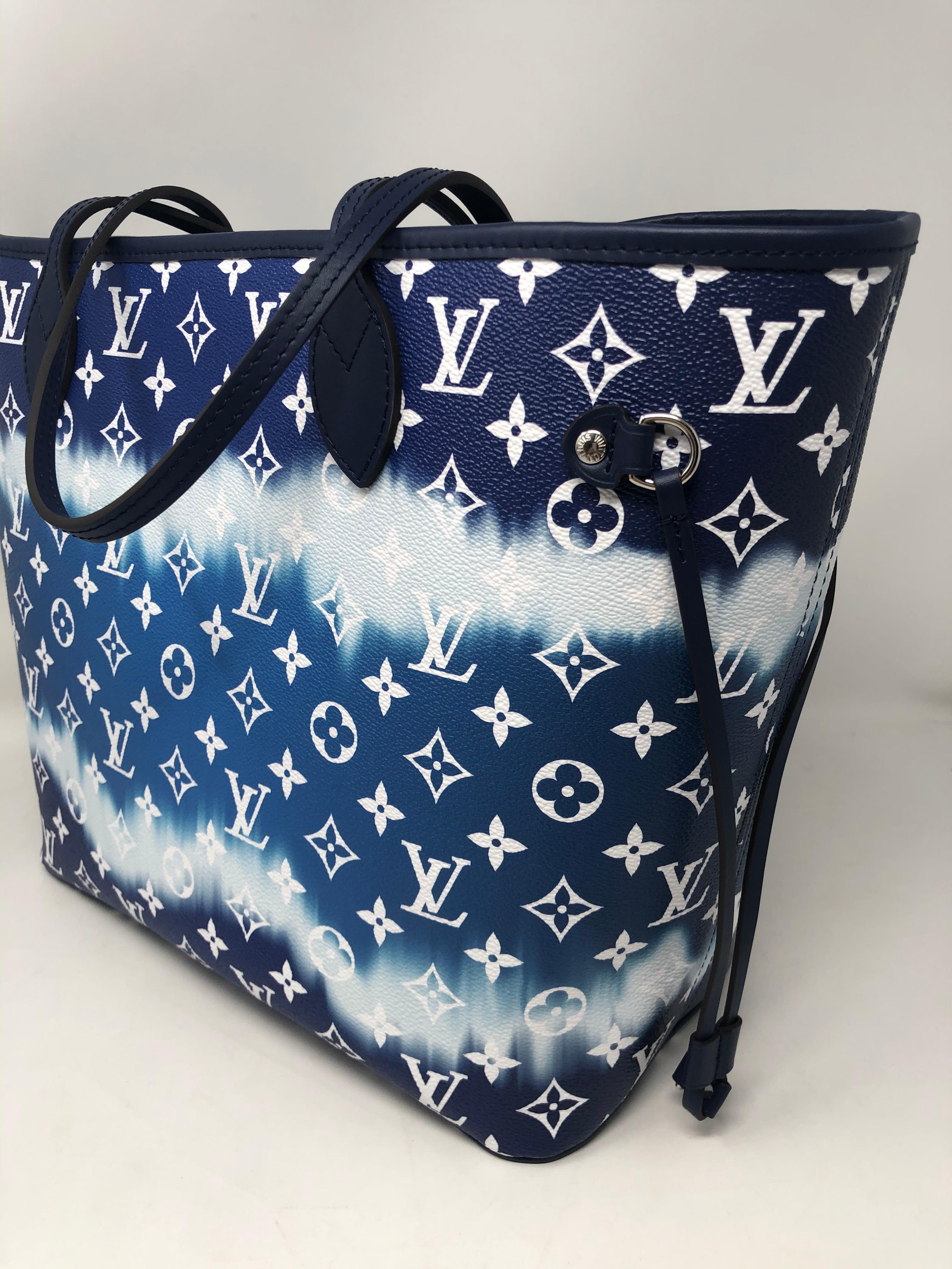 Louis Vuitton Escale MM Bleu  1