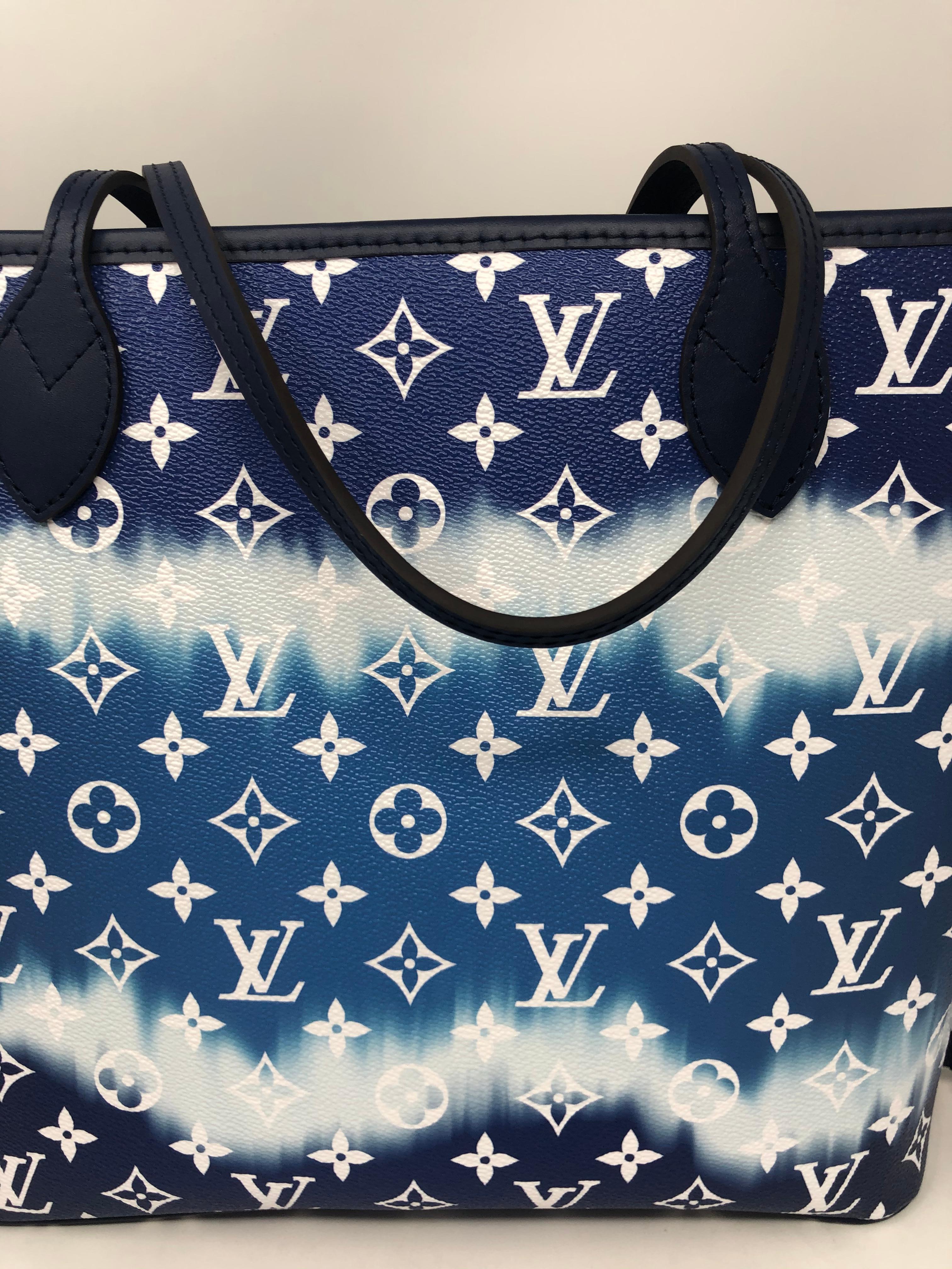 Louis Vuitton Escale MM Bleu  2