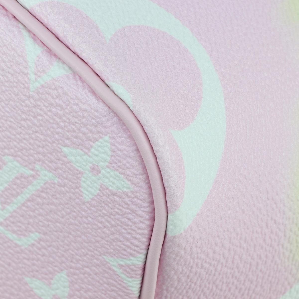 Louis Vuitton Escale Neverfull MM Bag in Pastel 2020 Limited Edition For Sale 3