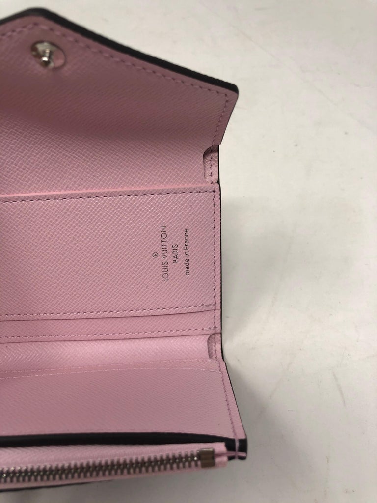 Louis Vuitton Porutofoiyu Zoe Compact Escale Wallet