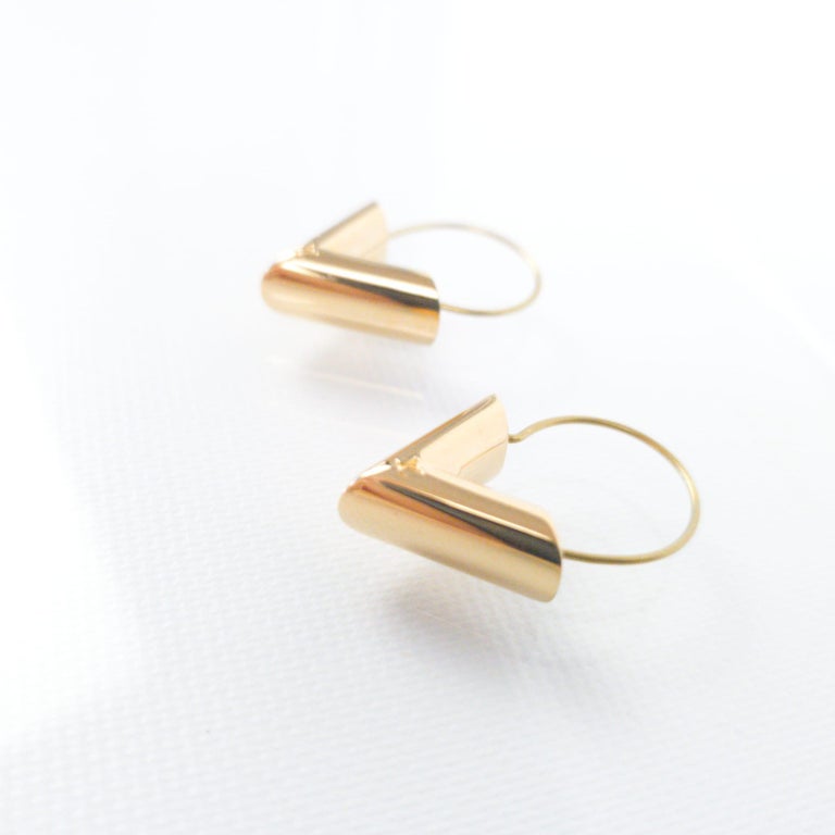 Louis Vuitton classic V earrings gold  Classic V earrings boutique jewelry  recommendation – INCORD
