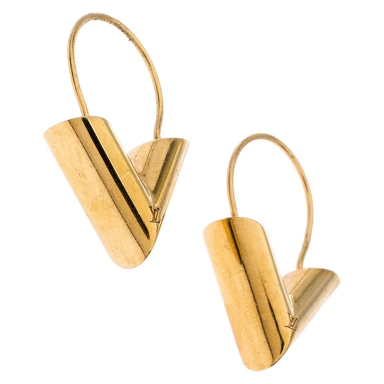 Louis Vuitton Essential V Gold Tone Hoop Earring For Sale at 1stdibs