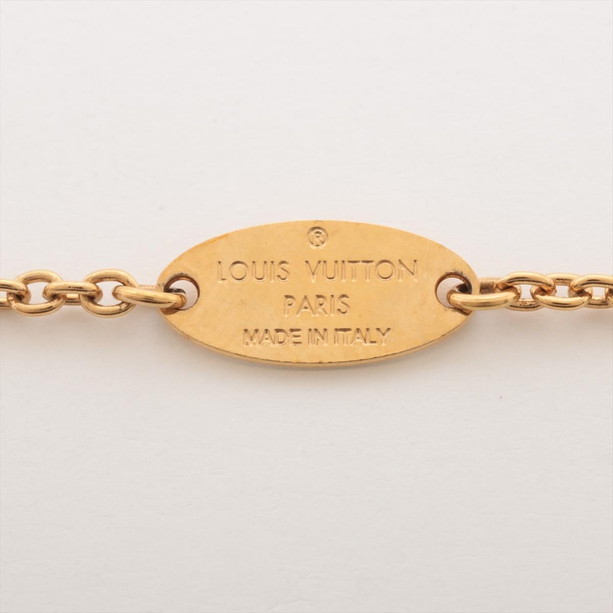 Louis Vuitton Essential V Necklace For Sale 1