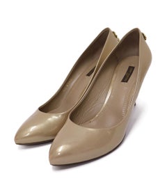 Louis Vuitton EU 39.5 Pointy Toe Iridescent Beige Patent Leather pumps