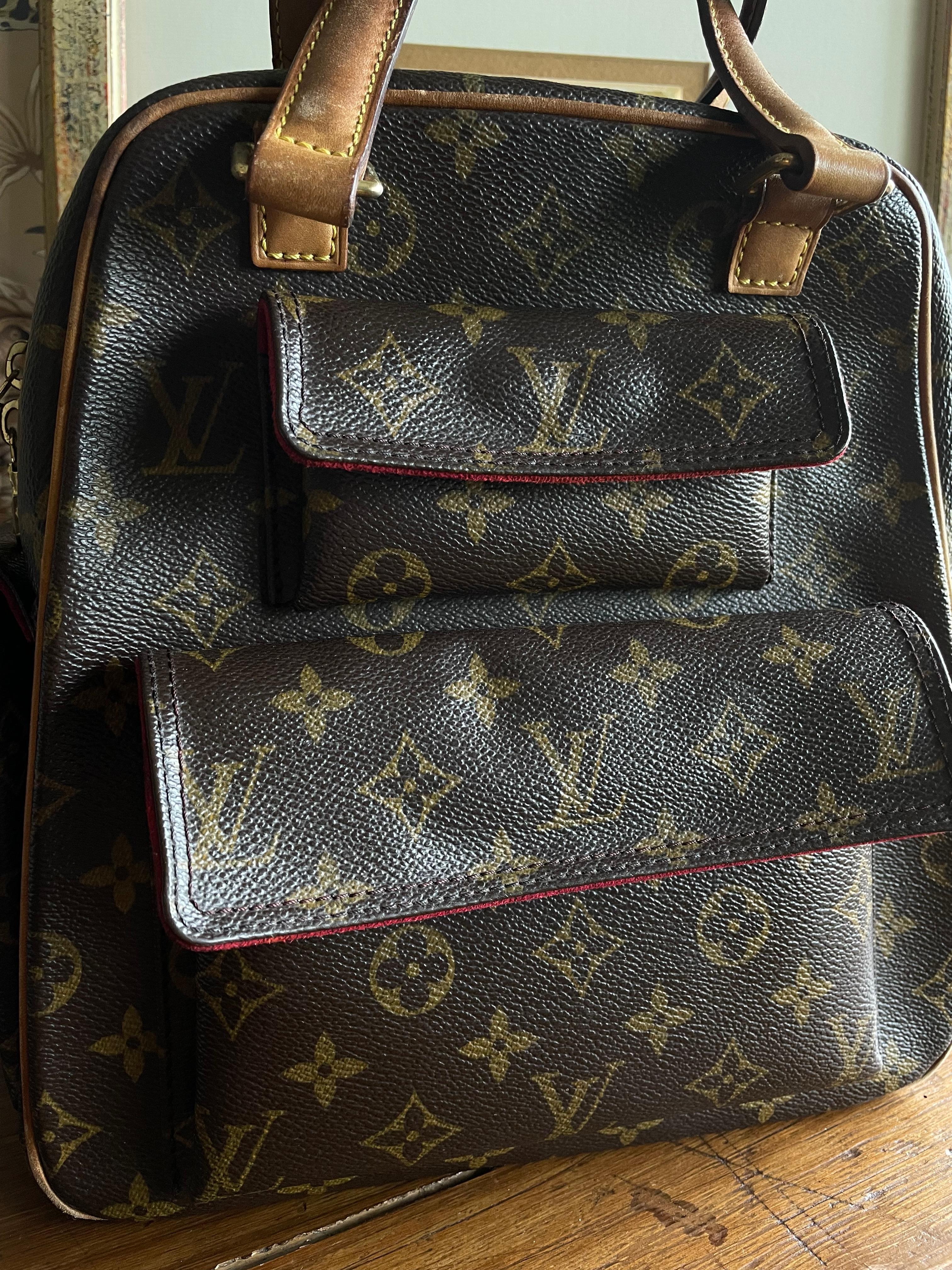 Women's or Men's Louis Vuitton Excentric Citè Limited Edition Bag