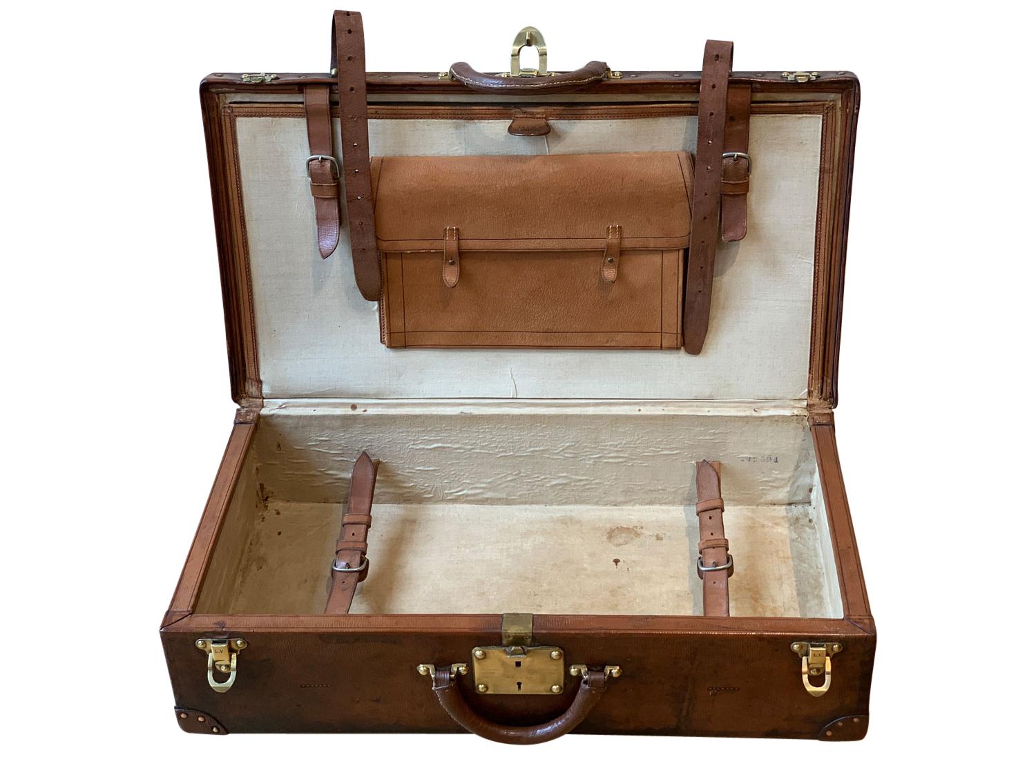 Early 20th Century Louis Vuitton Expandable Suitcase, circa 1908 For Sale