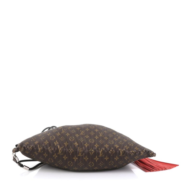 Buy Louis Vuitton Explorer Shoulder Bag Pleated Monogram 2982902