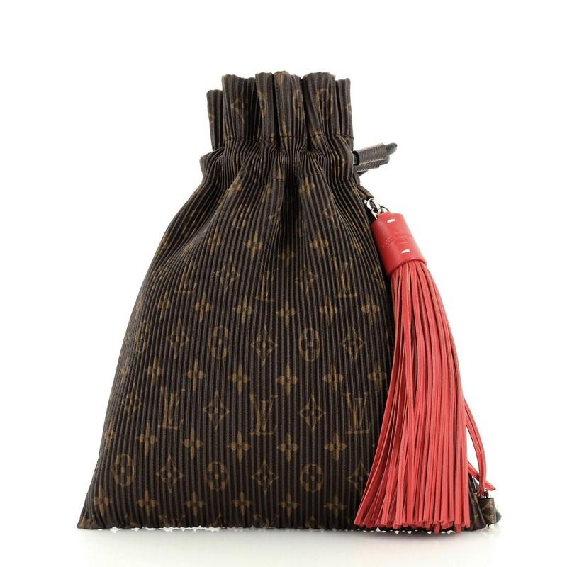 louis vuitton pleated bag