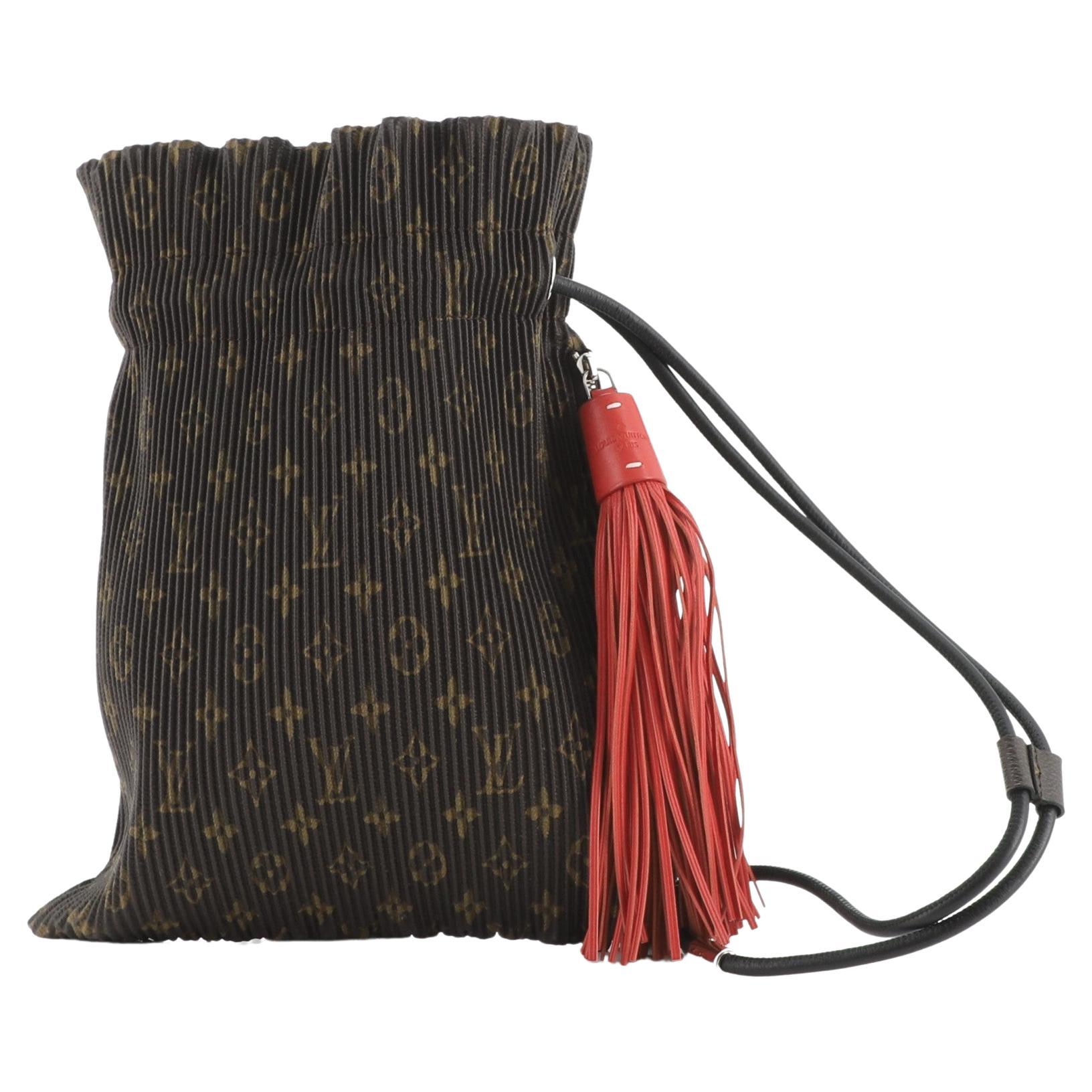 Louis Vuitton Monogram Pleated Explorer MM - Brown Totes, Handbags