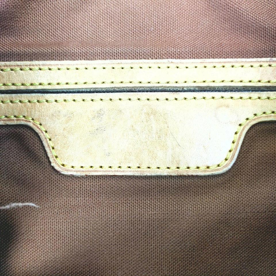 GOOD CONDITION
(7/10 or B)

(Outside) Minor rub on the leather parts

Minor crack on the leather parts

(Outside) Minor stain partially

(Shoulder) Minor rub on a part of shoulder strap

Minor crack on a part of shoulder strap

Minor spot on a part