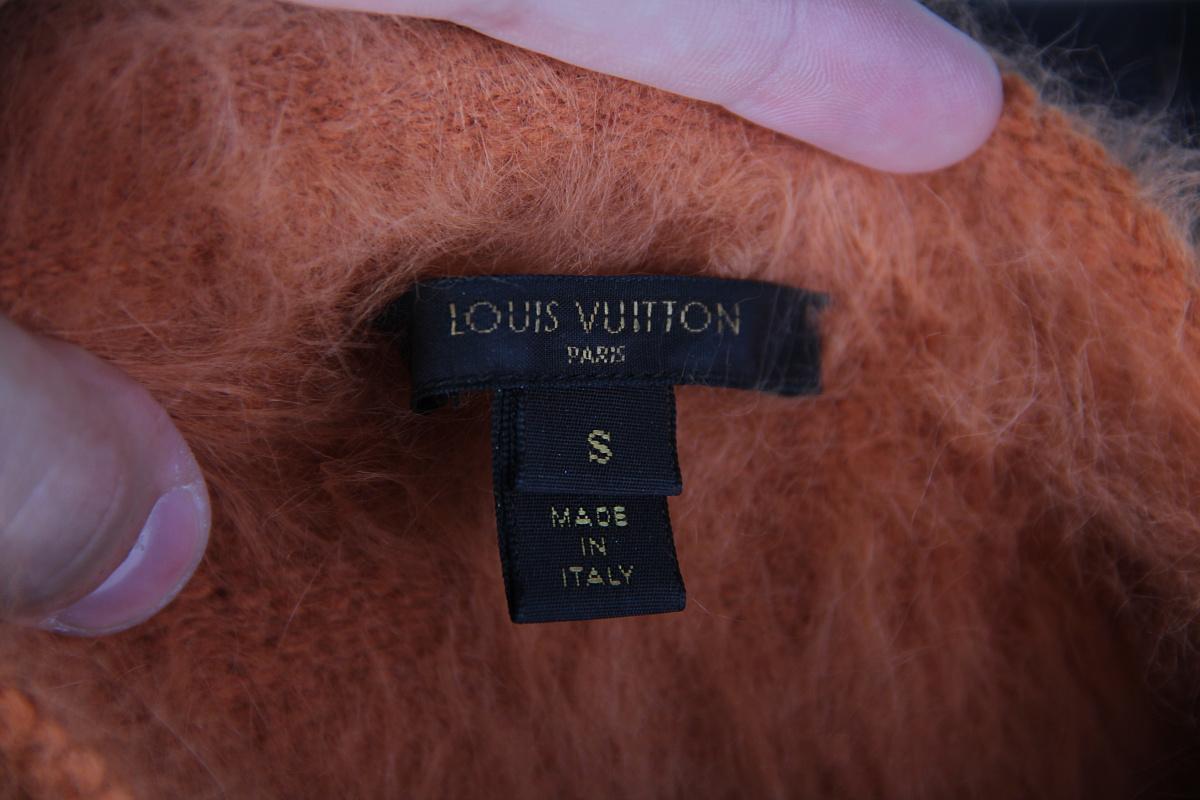 Louis Vuitton Fall 2007 Vermeer-Inspired Collection 2008 Angora top runway For Sale 3