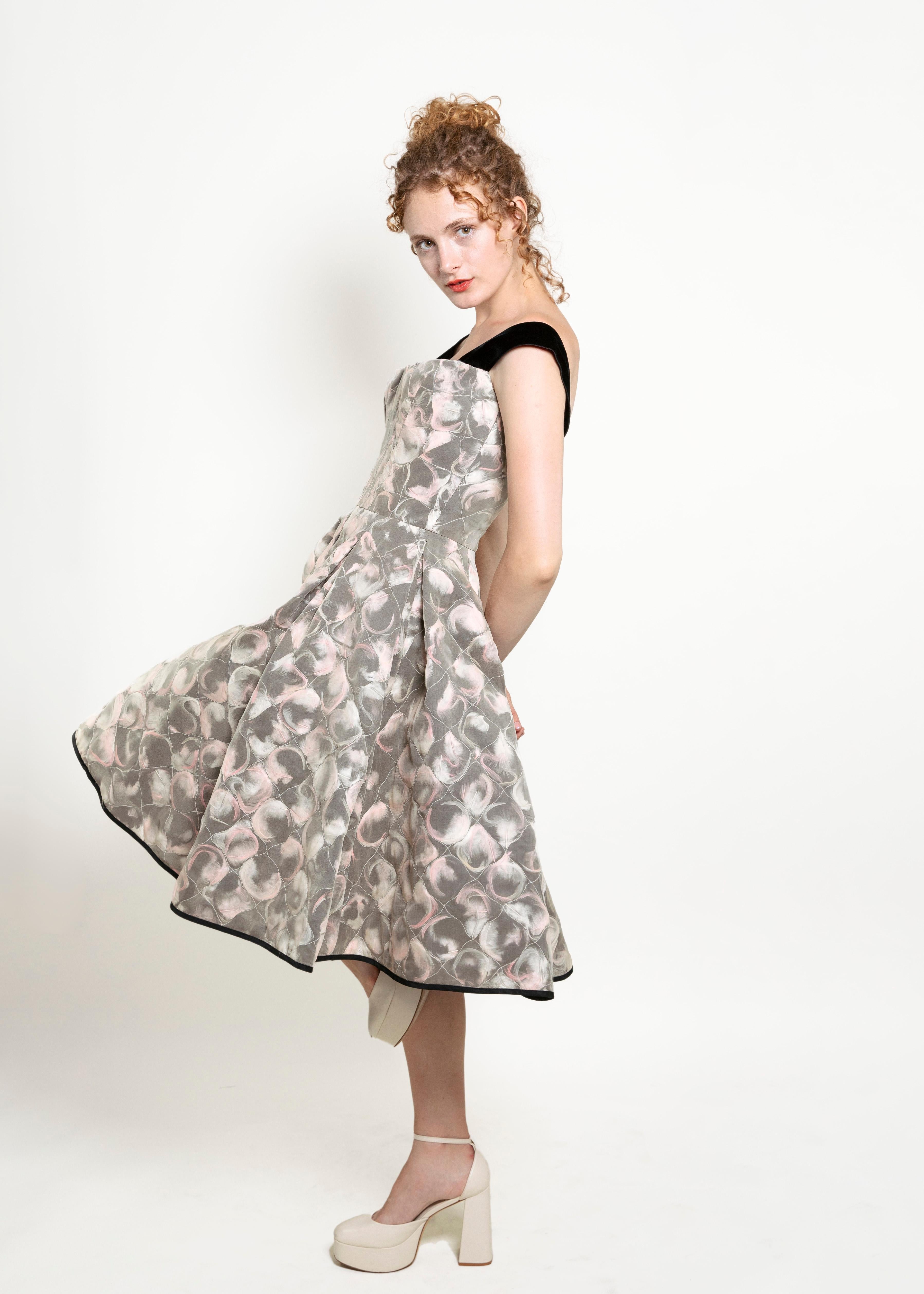 Louis Vuitton Fall 2010 Ivory , Pink & Black Feather Silk Quilted Cocktail Dress For Sale 3