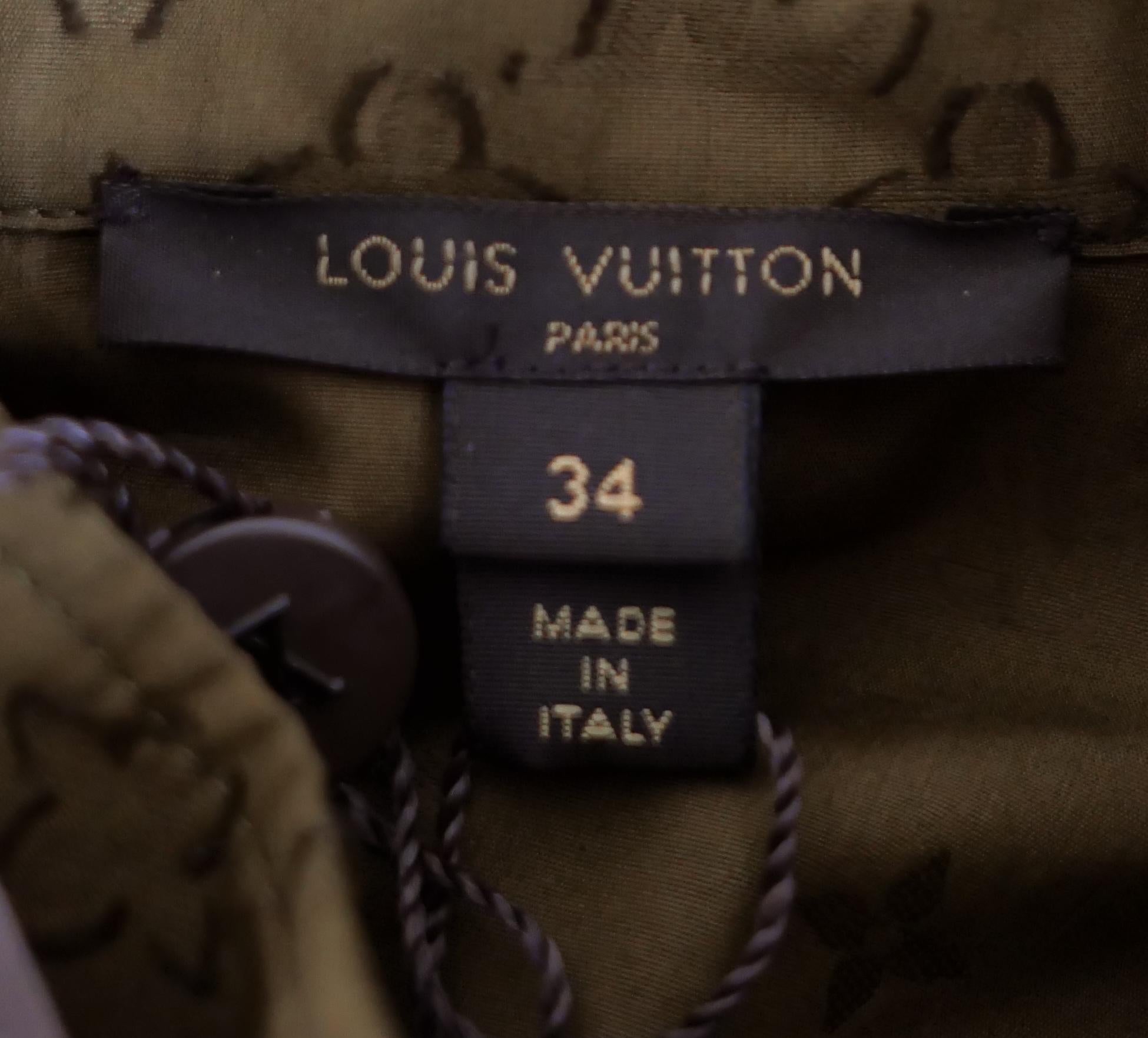 Chemisier kaki à bordure à volants monogramme Louis Vuitton, automne 2017 en vente 1