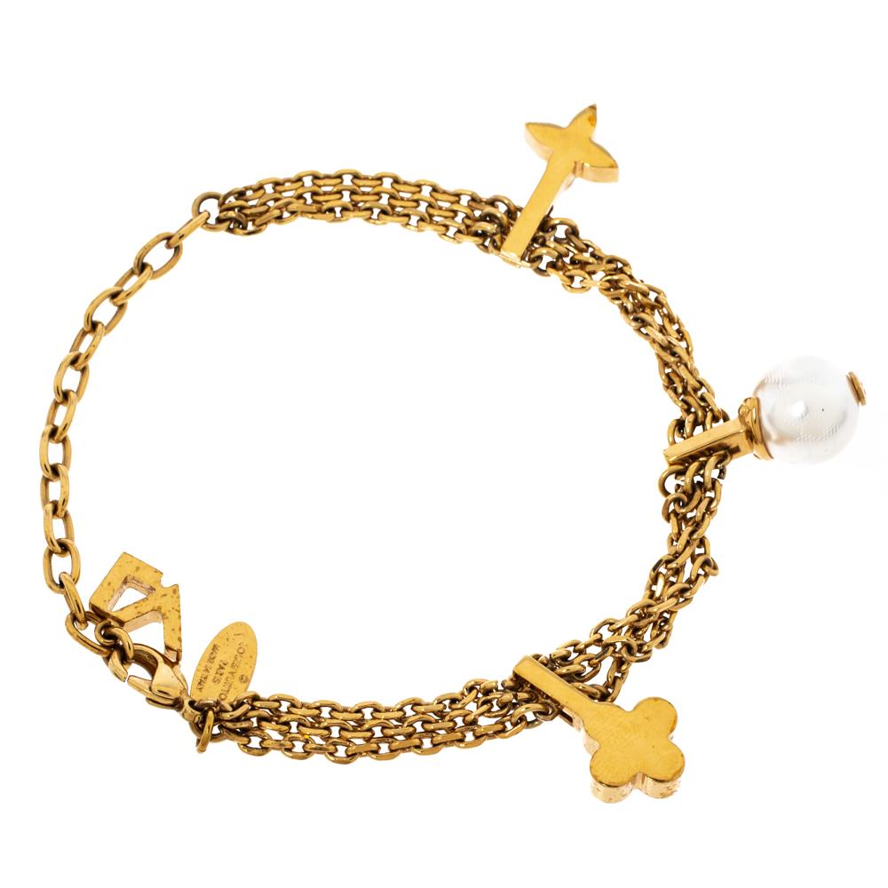 Contemporary Louis Vuitton Faux Pearl Charm Gold Tone Chain Link Bracelet