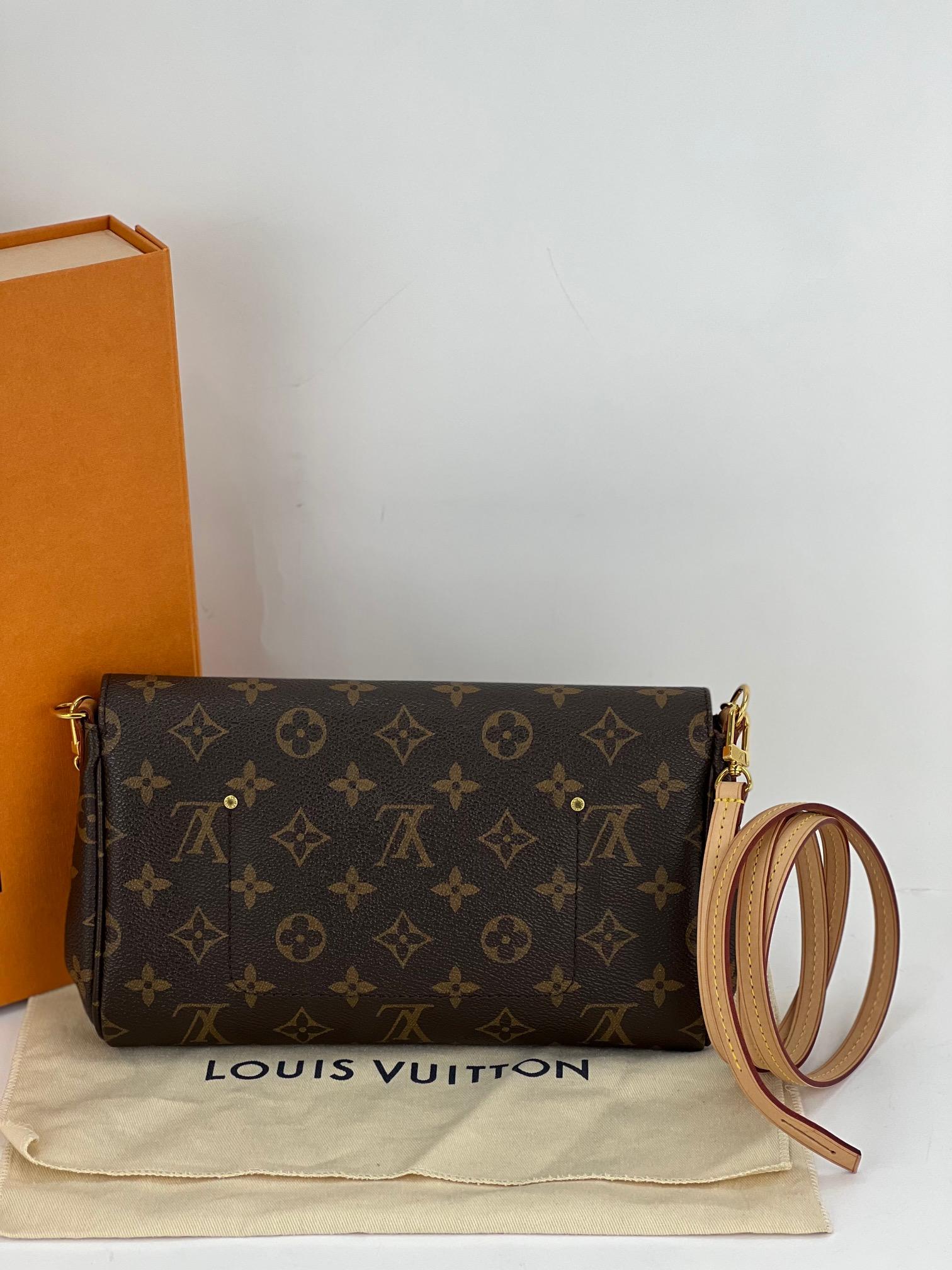 100% Authentic  Pre-Owned 
Louis Vuitton Favorite MM Monogram
M40718
RATING: A/B..Very good, well maintained, shows
minor signs of wear
MATERIAL: monogram canvas, metal, leather
CLOSURE: magnetic
STRAP: LV Leather w/ 1 Claw Hook, has some
marks